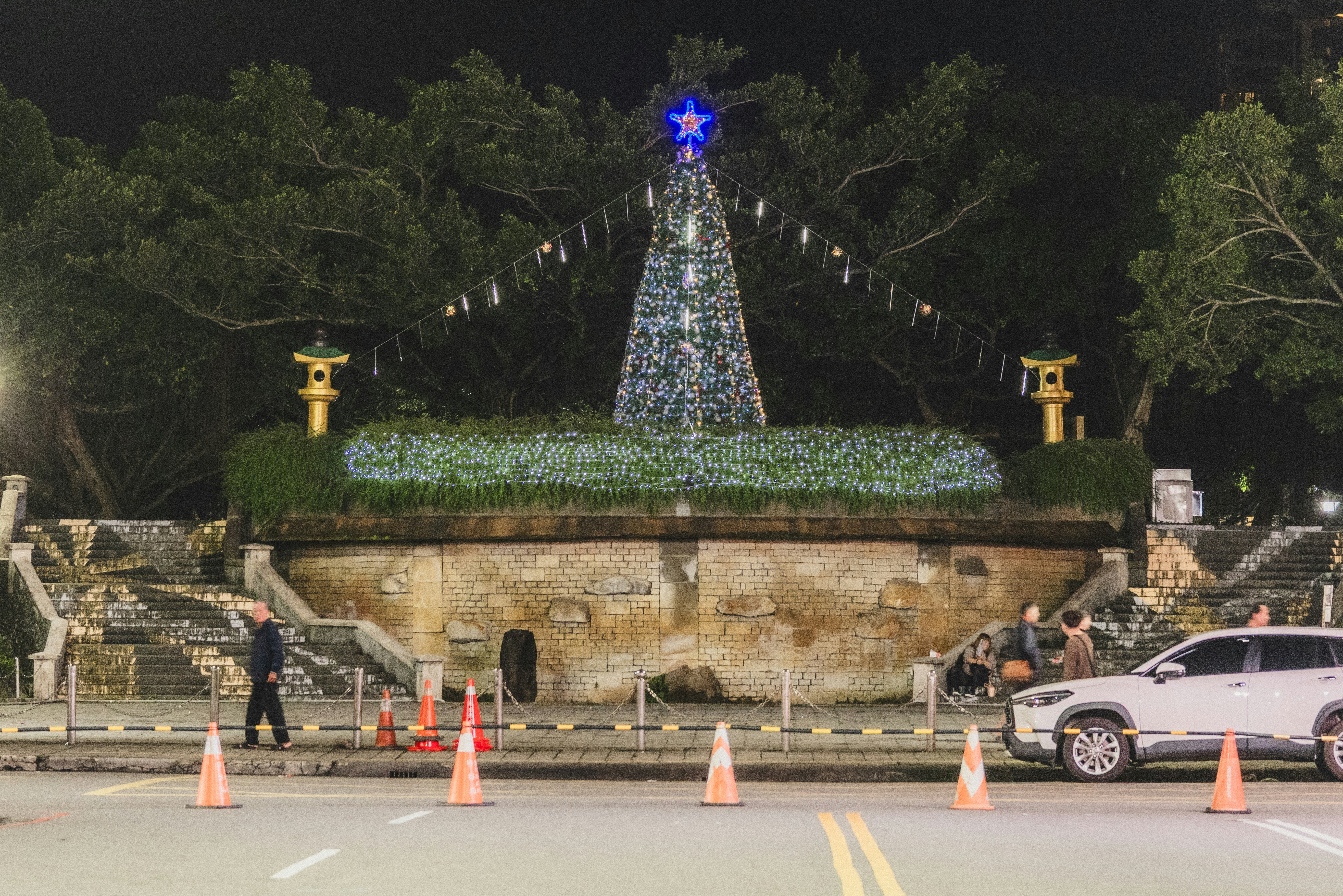 12 Pcs Nœuds En Velours Rouge Pour Décorations De Sapin De Noël Guirlande De Couronne Nœuds En Velours Avec Attaches Dorées (Rouge