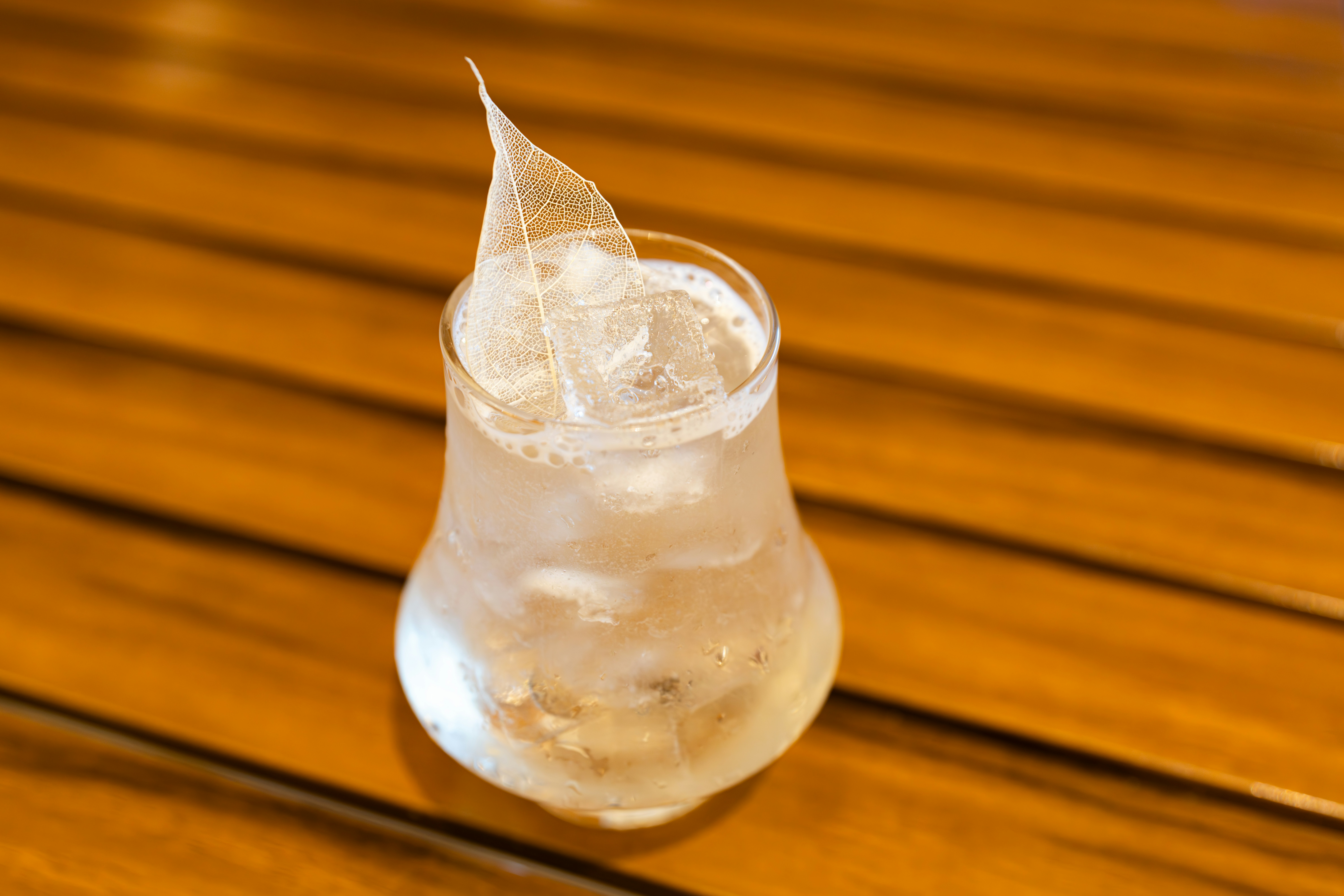 clear ice cubes, wallpaper, Bisnis Es Batu Kristal: Peluang, Modal, dan Tips Sukses 5