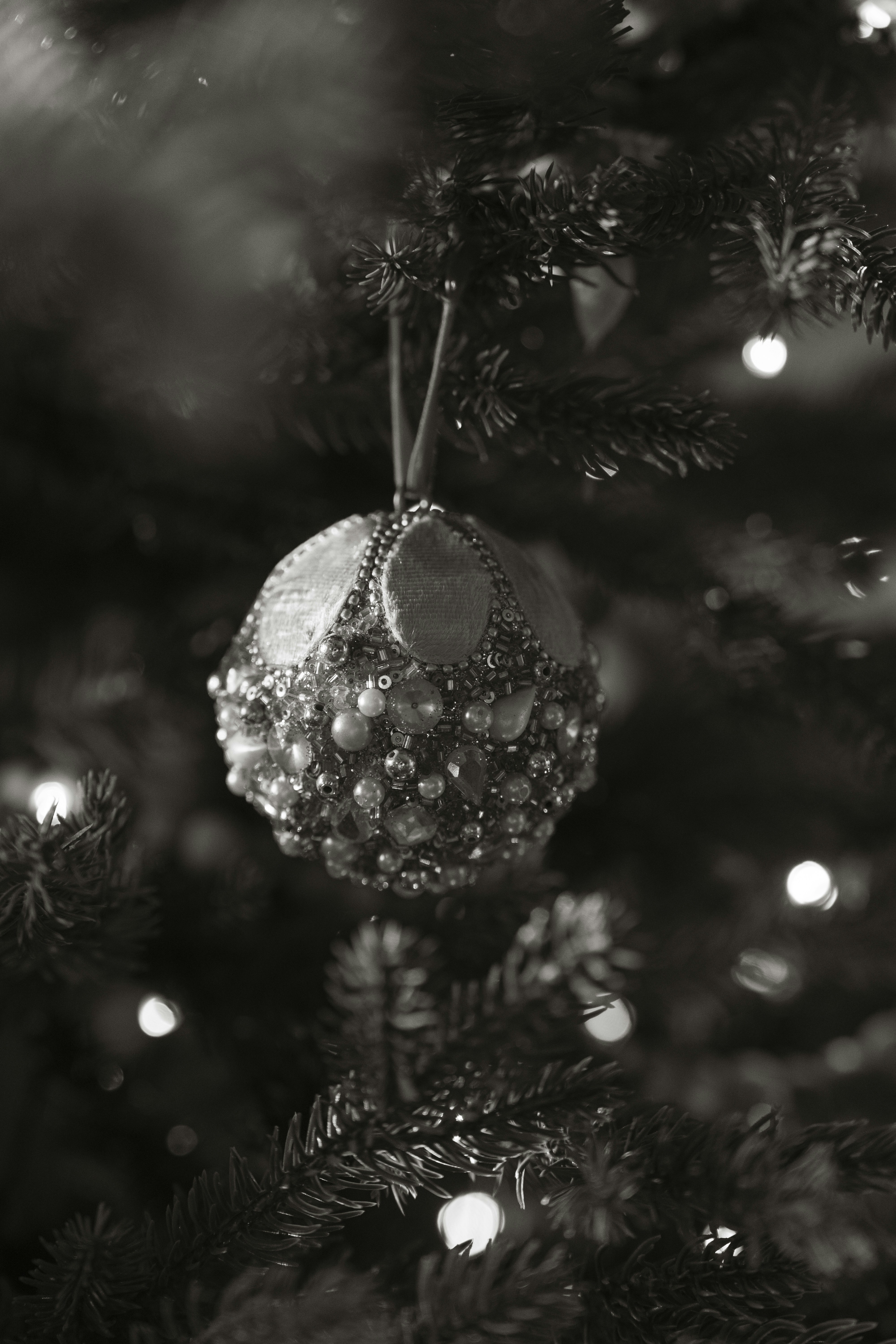 elegant christmas wallpaper, wallpaper, Elegant Christmas Crafts for Adults: DIY Ideas 4