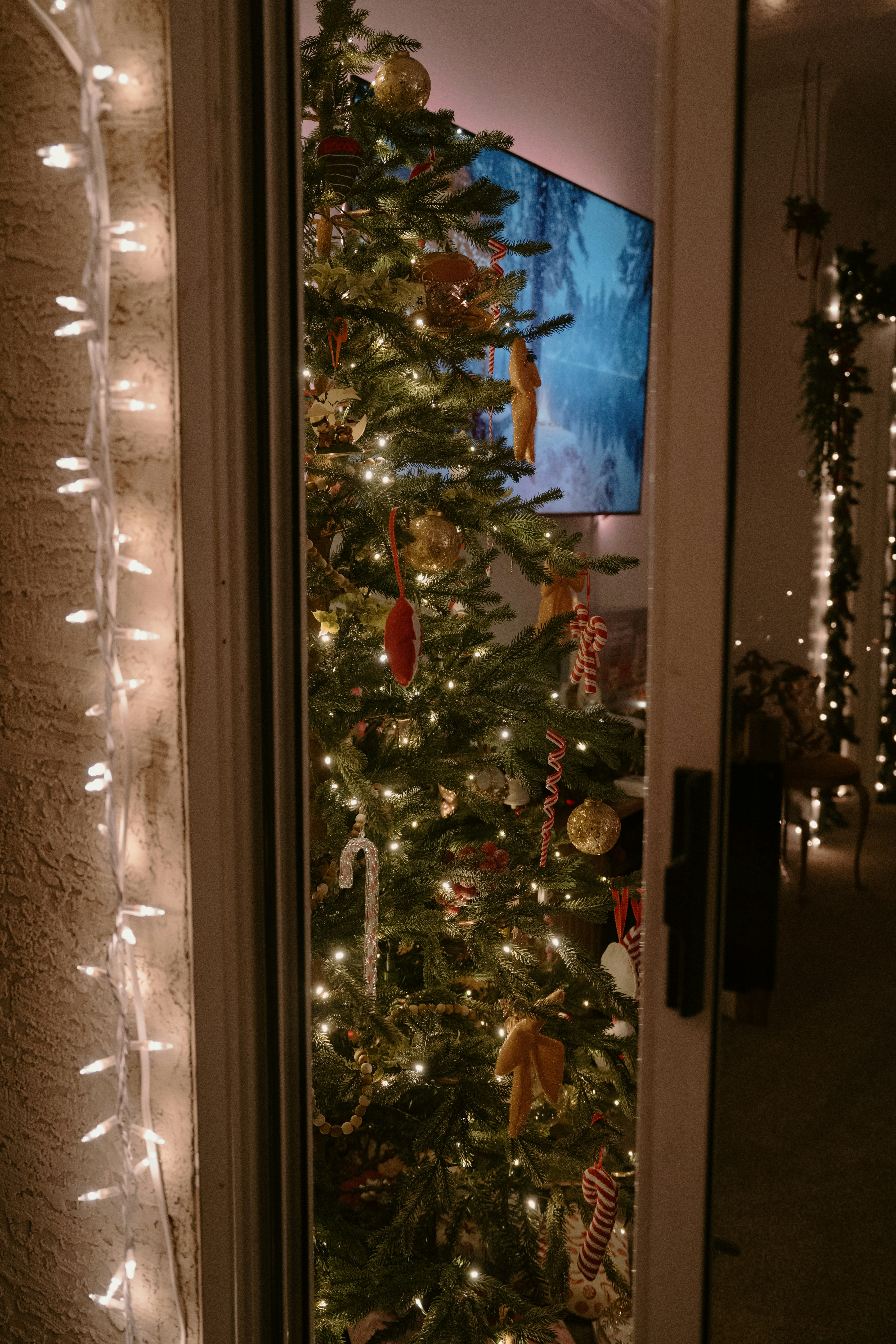 christmas wallpaper cozy, wallpaper, Christmas Crafts for Adults: Festive Amazon Finds 6