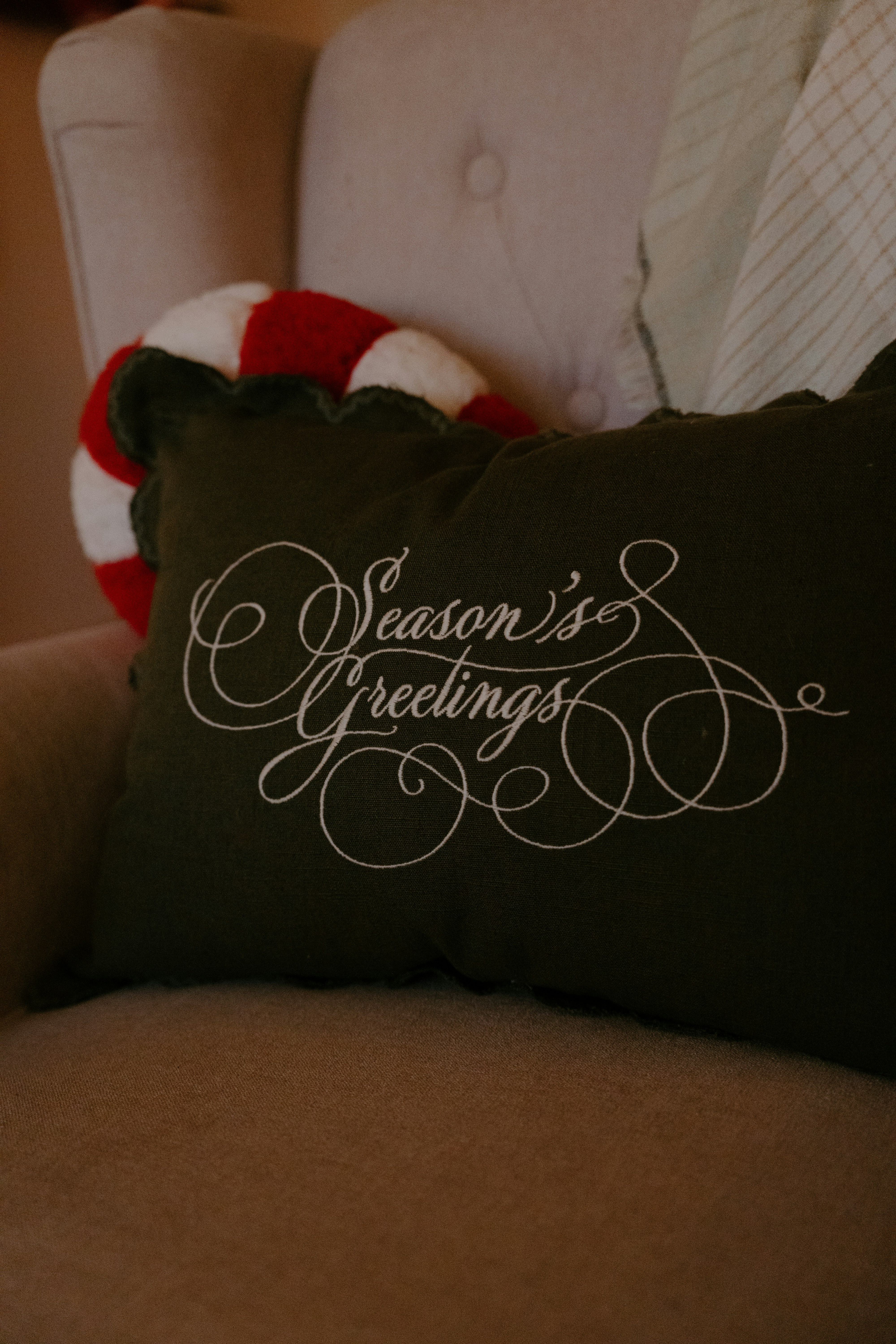 christmas fabric wallpaper, wallpaper, Christmas Sewing Crafts for Adults: Festive Projects 4