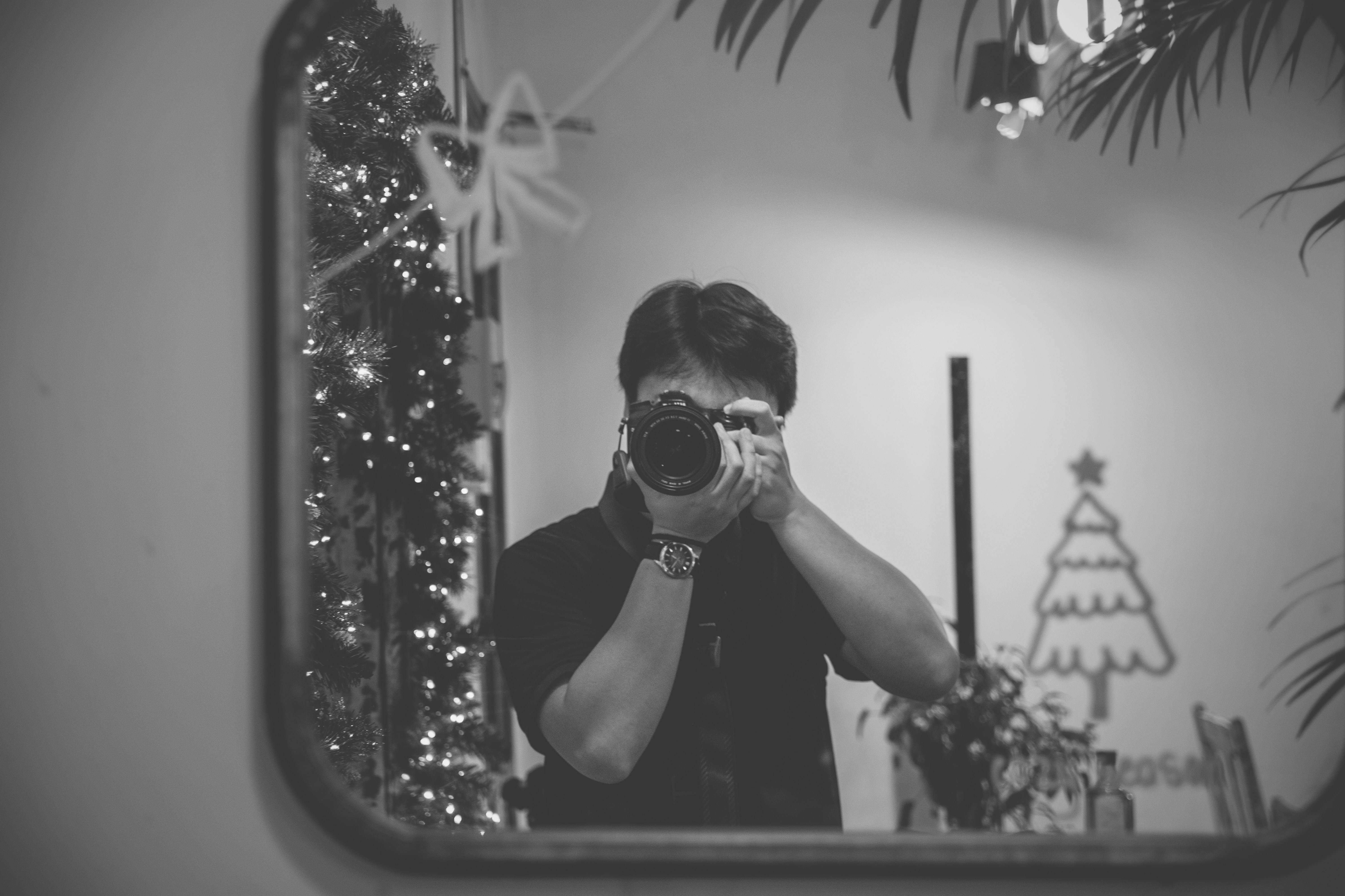 The Evolution of Memory‑Keeping in 2026: Physical Keepsakes Meet Cloud‑First Archiving