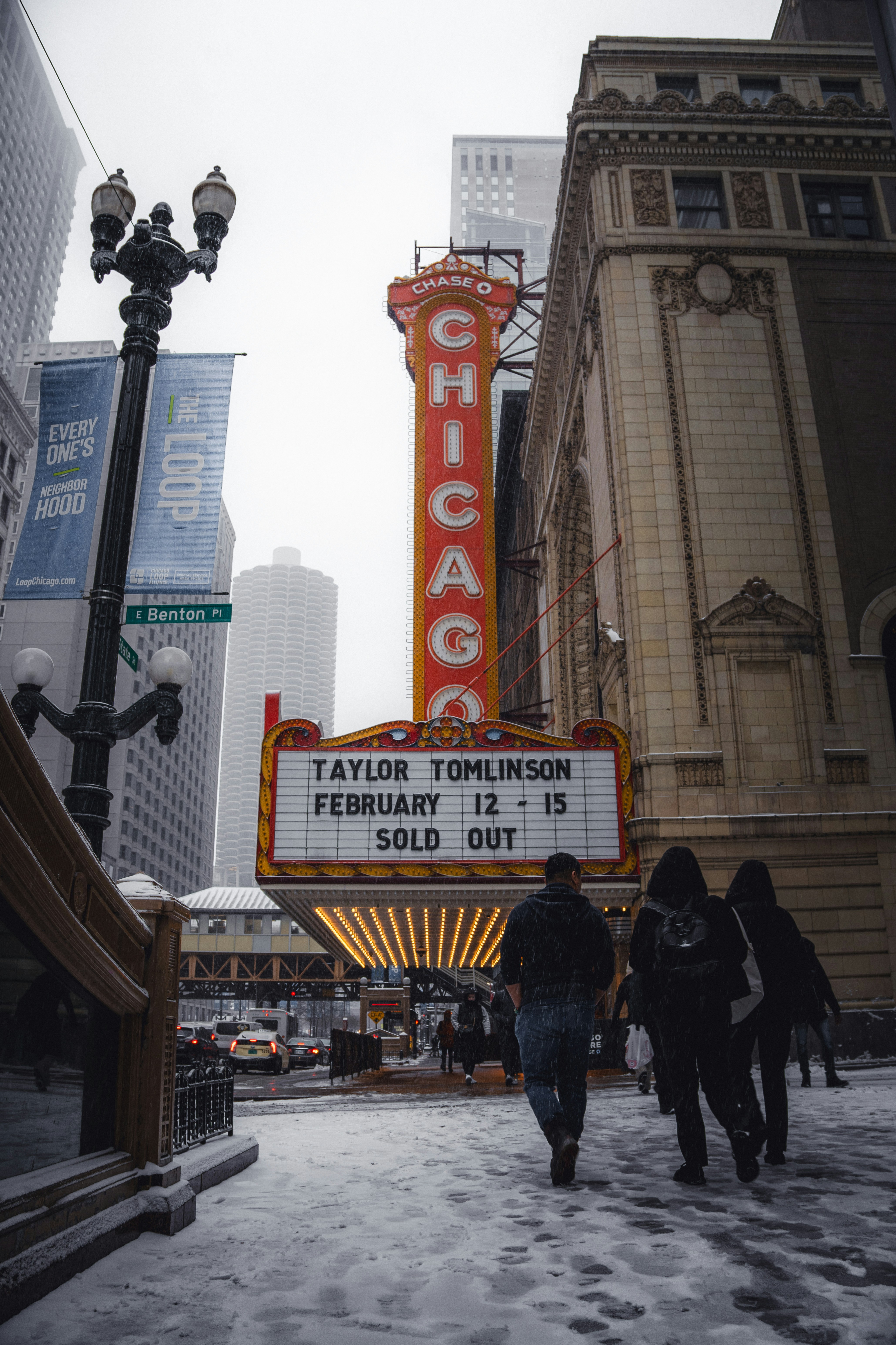 雪が積もったシカゴの劇場テント。の写真 – Unsplashの冬の無料画像, image size:3000x4500