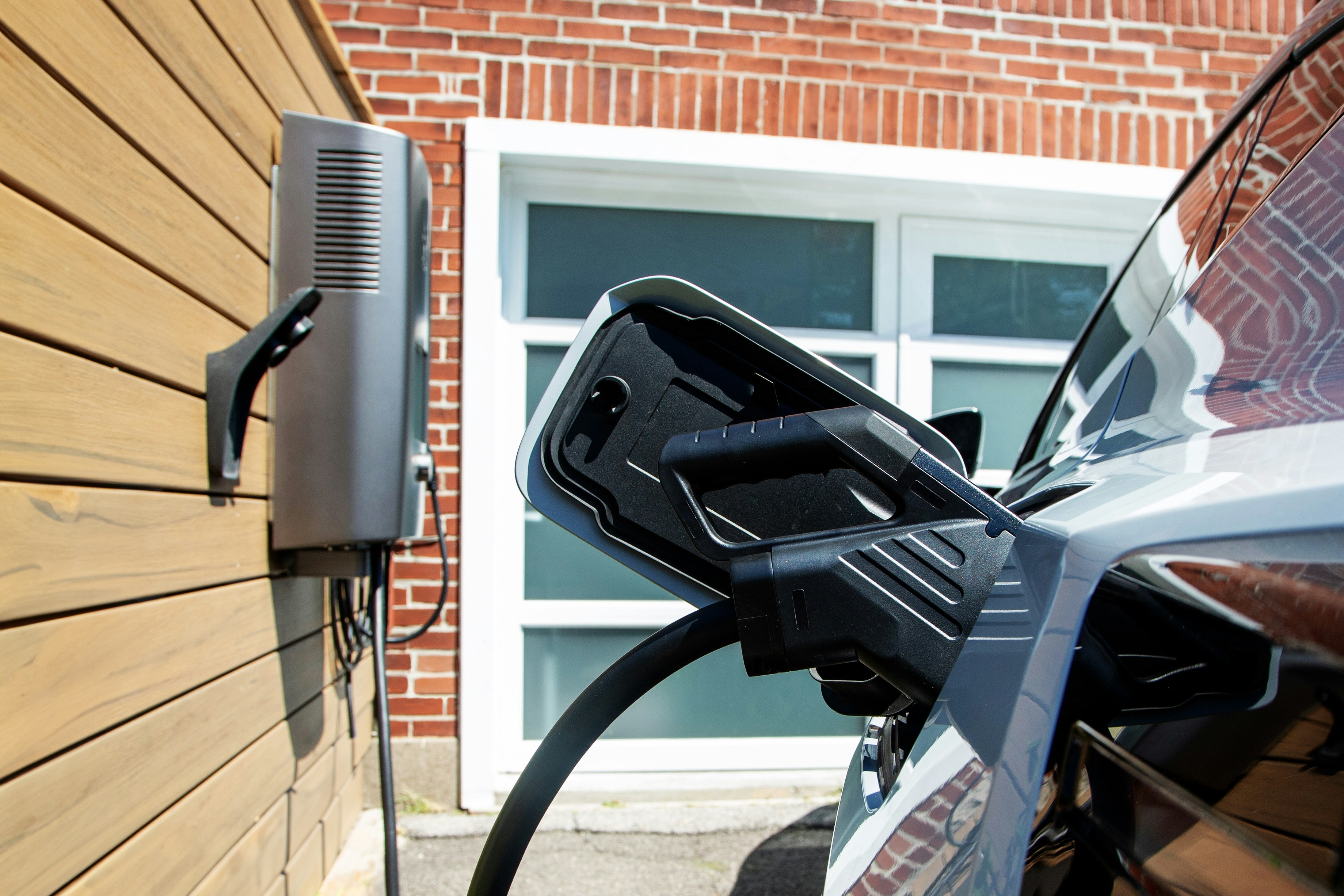 dcbel Ara Home Energy Station reduces home energy bills and eliminates blackouts.