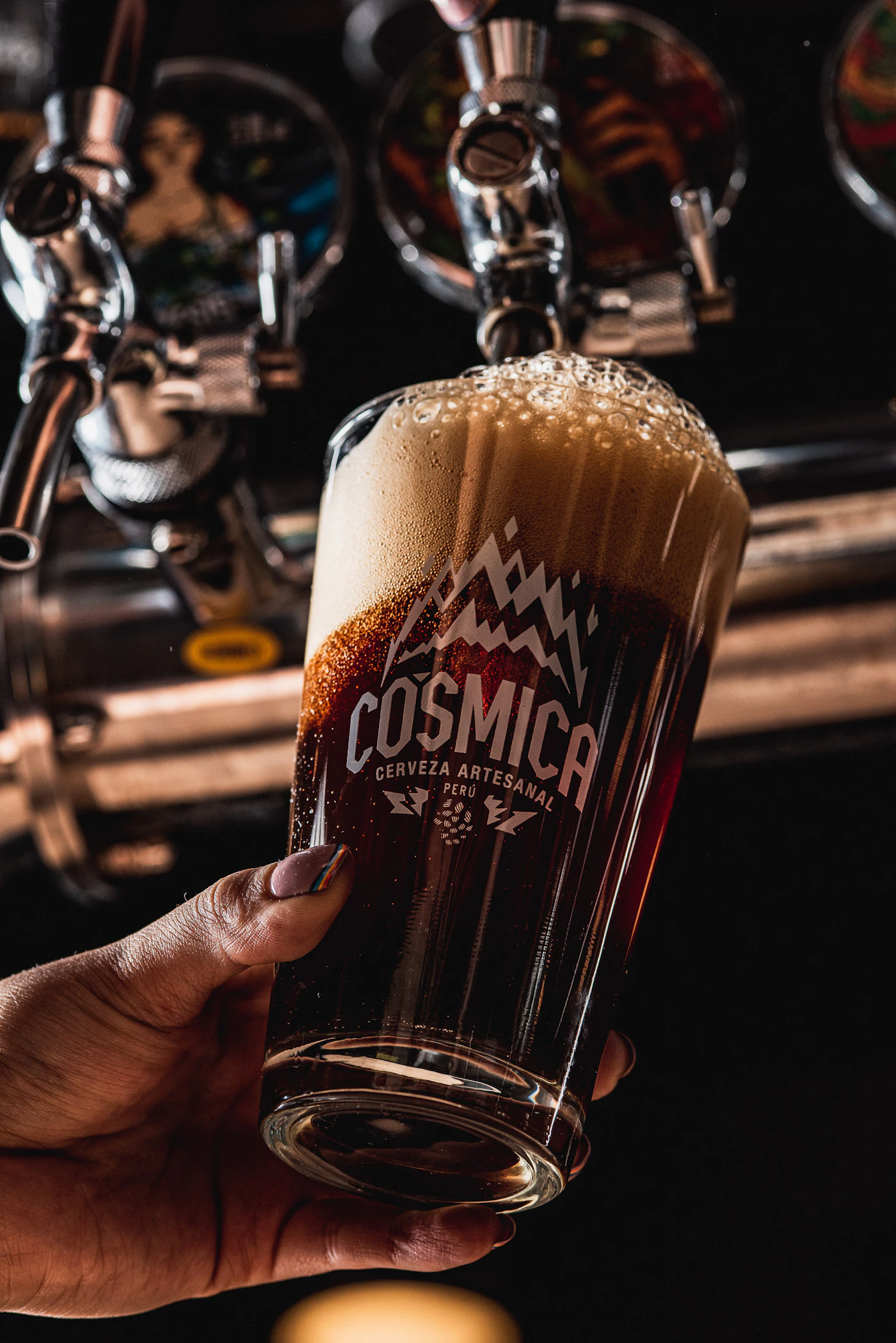 Beer pour with logo glass