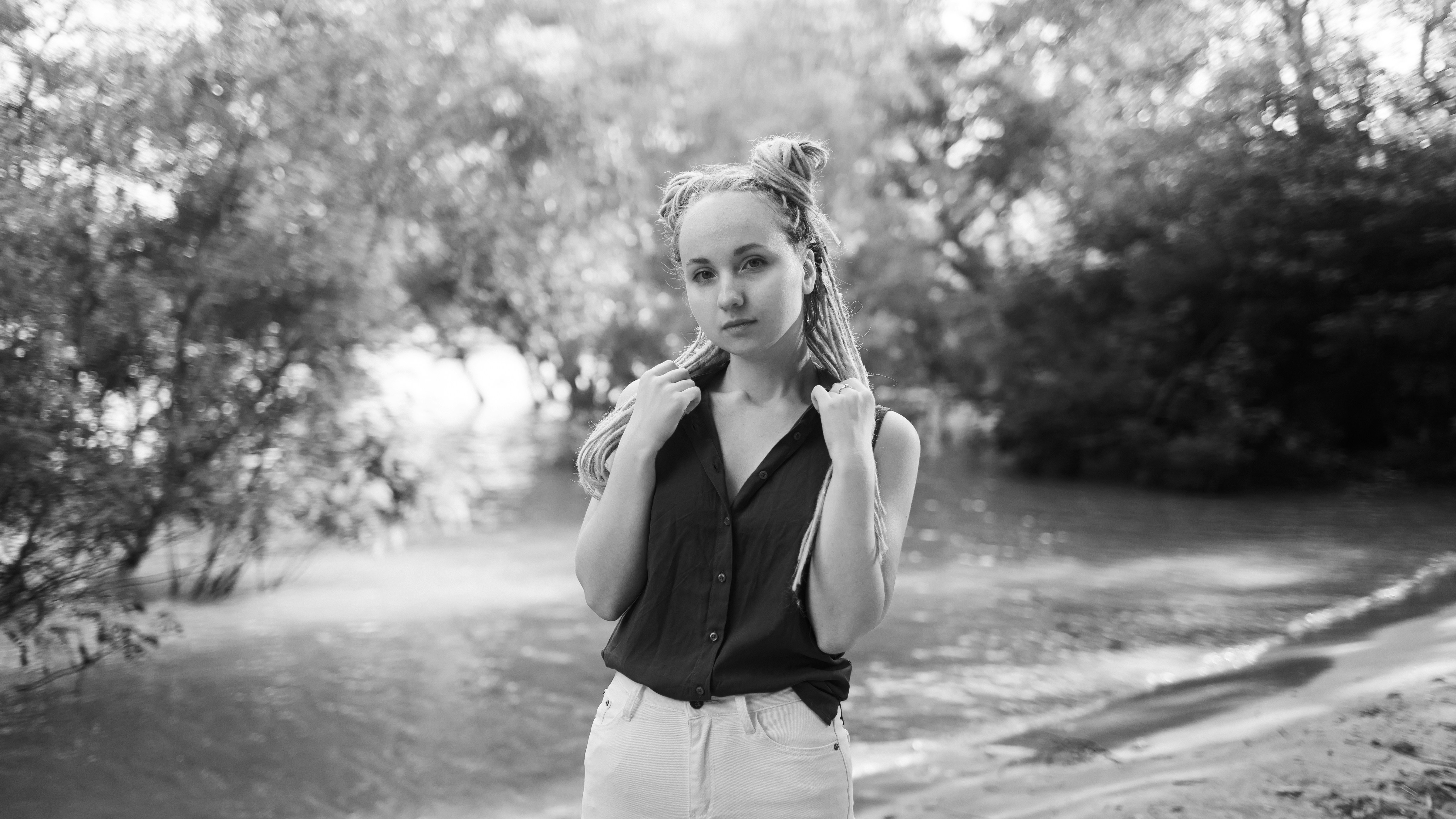 From Micro‑Drops to Micro‑Subscriptions: Advanced Growth Strategies for Indie Beauty Brands in 2026