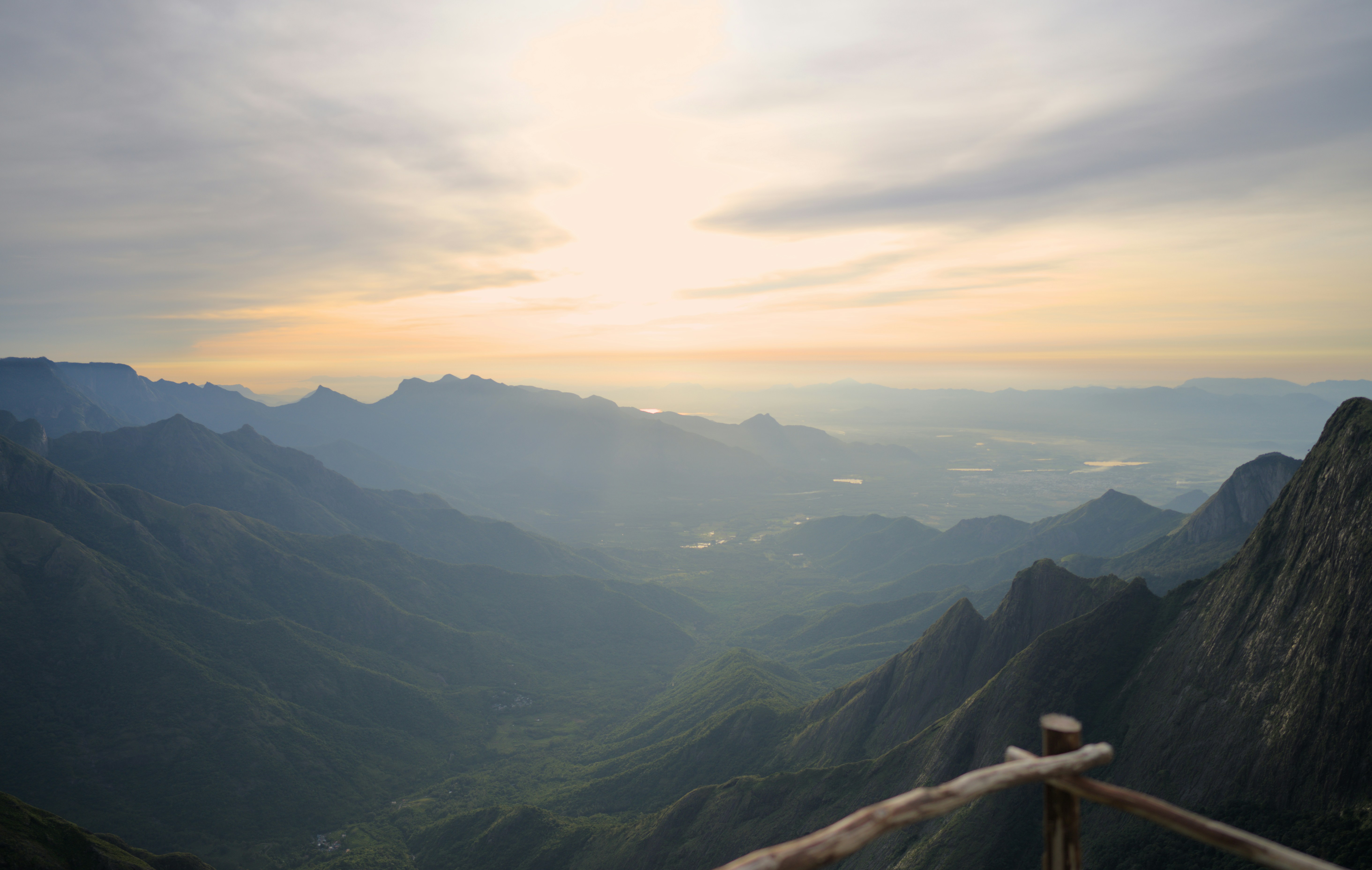 https://images.unsplash.com/photo-1766676664208-b55c705c933f?auto=format&fit=crop&fm=jpg&ixid=M3wxMjA3fDB8MHxwaG90by1wYWdlfHx8fGVufDB8fHx8fA%3D%3D&ixlib=rb-4.1.0&q=60&w=3000