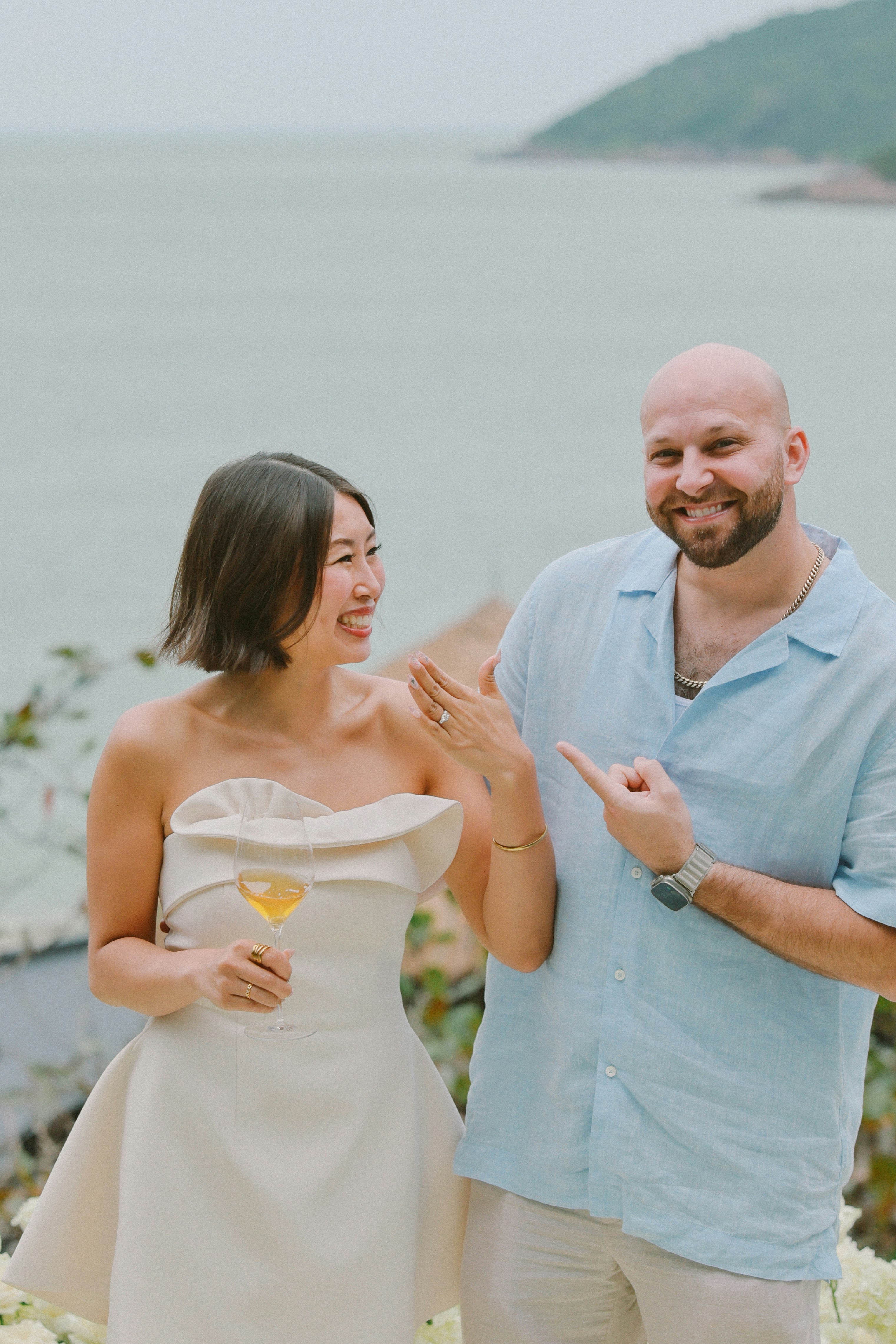 wedding couple candid shot, ilustrasi artikel Capture Your Big Day: A Guide to Hiring a Wedding Content Creator 3