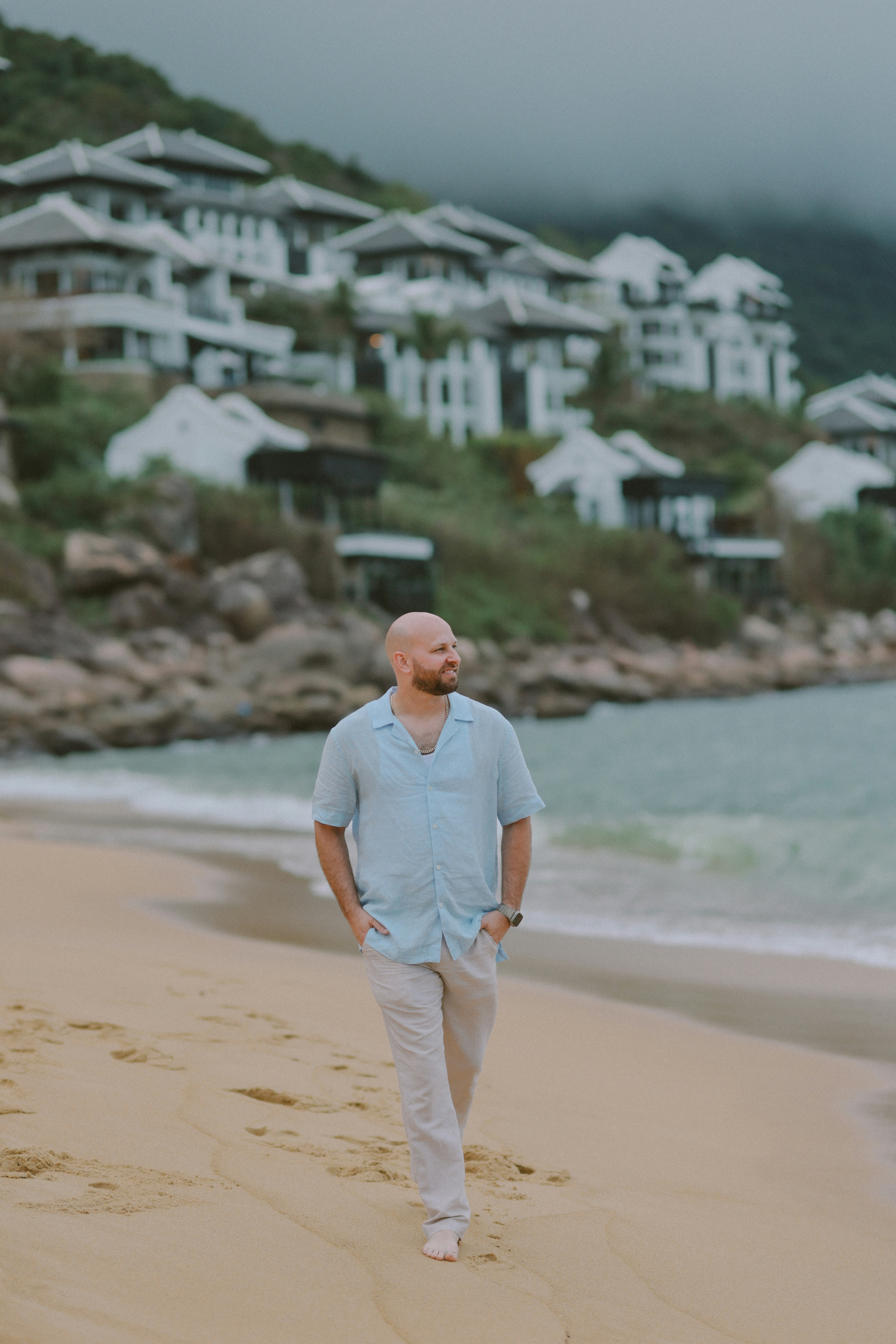 travel clothes neutral, wallpaper, Build a Travel Wardrobe for Mixed Weather 3