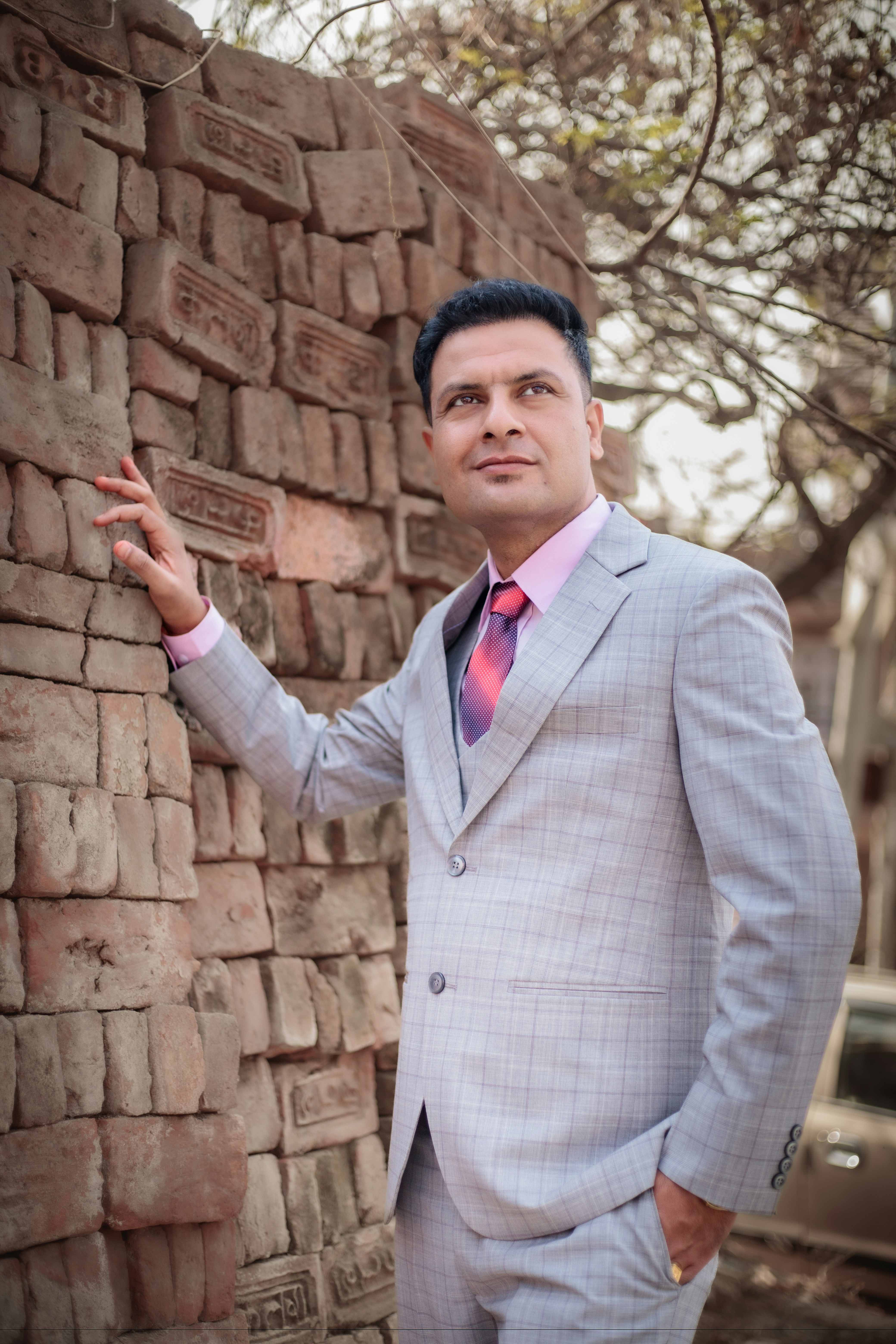 groom wedding attire, wallpaper, Groom's Attire: Choosing the Perfect Tuxedo or Suit 5