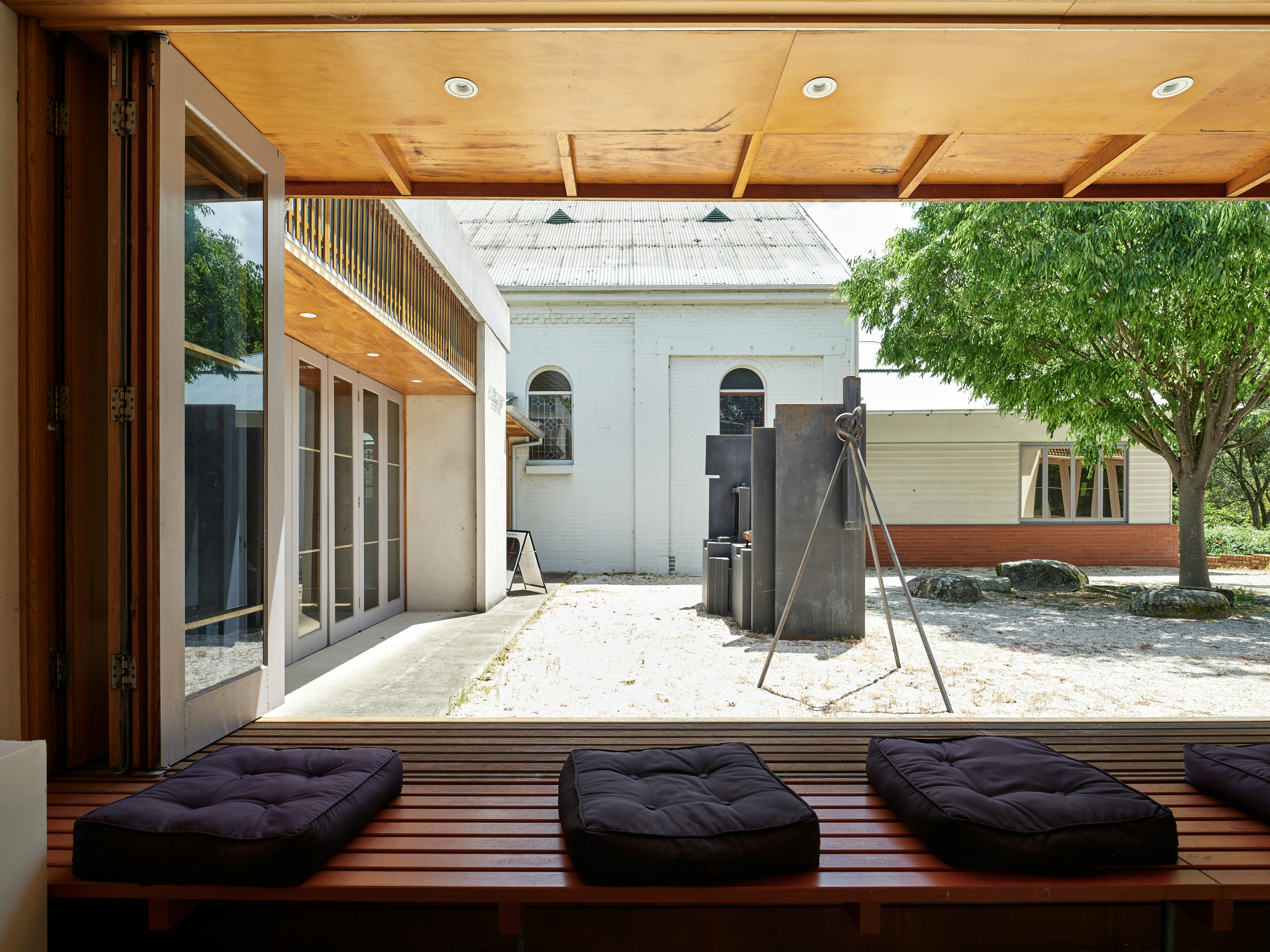 Adaptive Micro-Outdoor Rooms: Translating Indoor Comfort to Tiny Patios in 2026