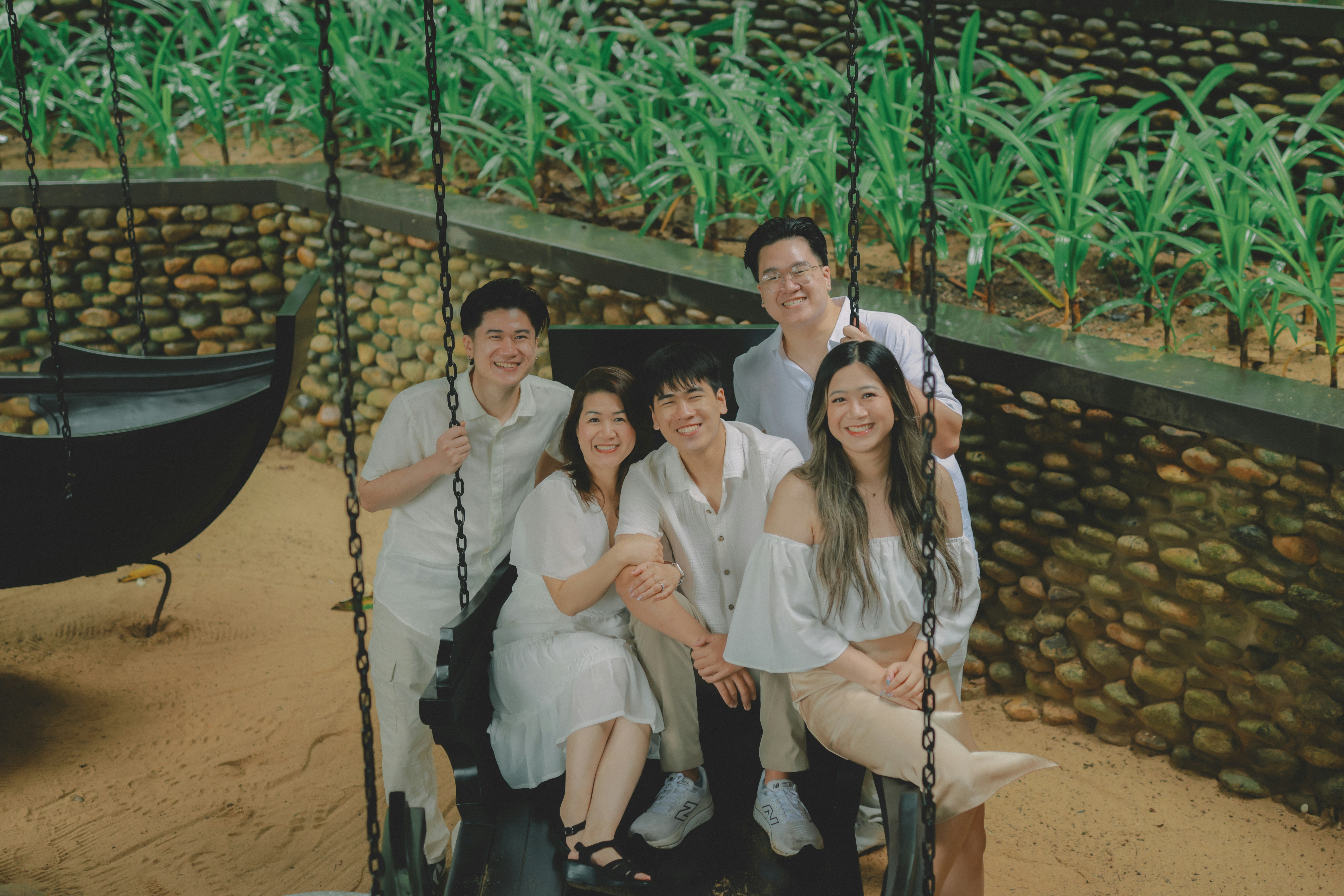 Simplify Your Dual-Country Life with a Global Account