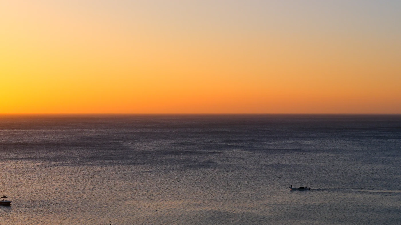 Sonnenaufgang über dem Golf von Oman vor Fujairah