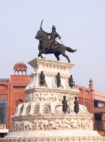 Equestrian statue of a warrior on a monument