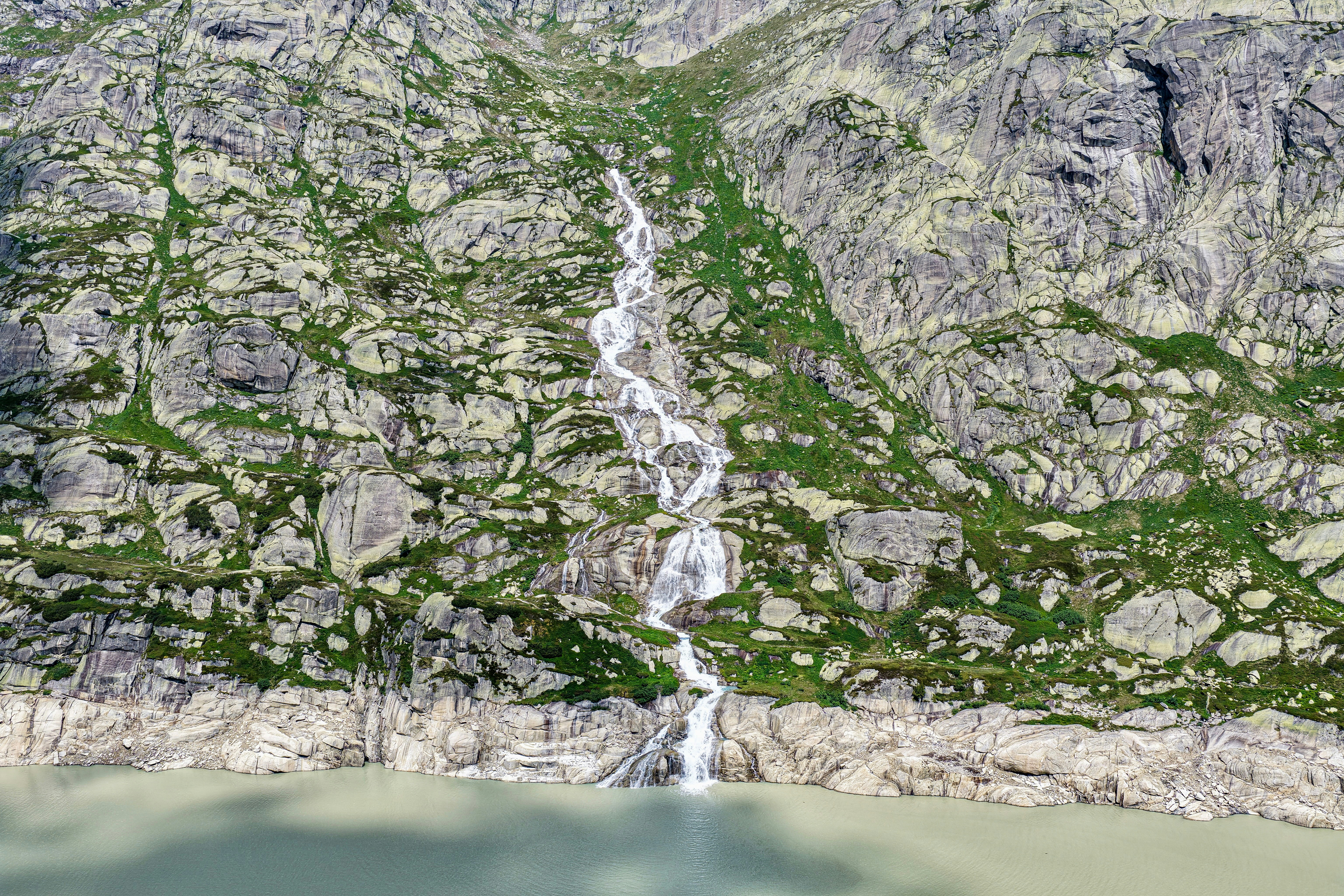 Photo by maximilian_brand