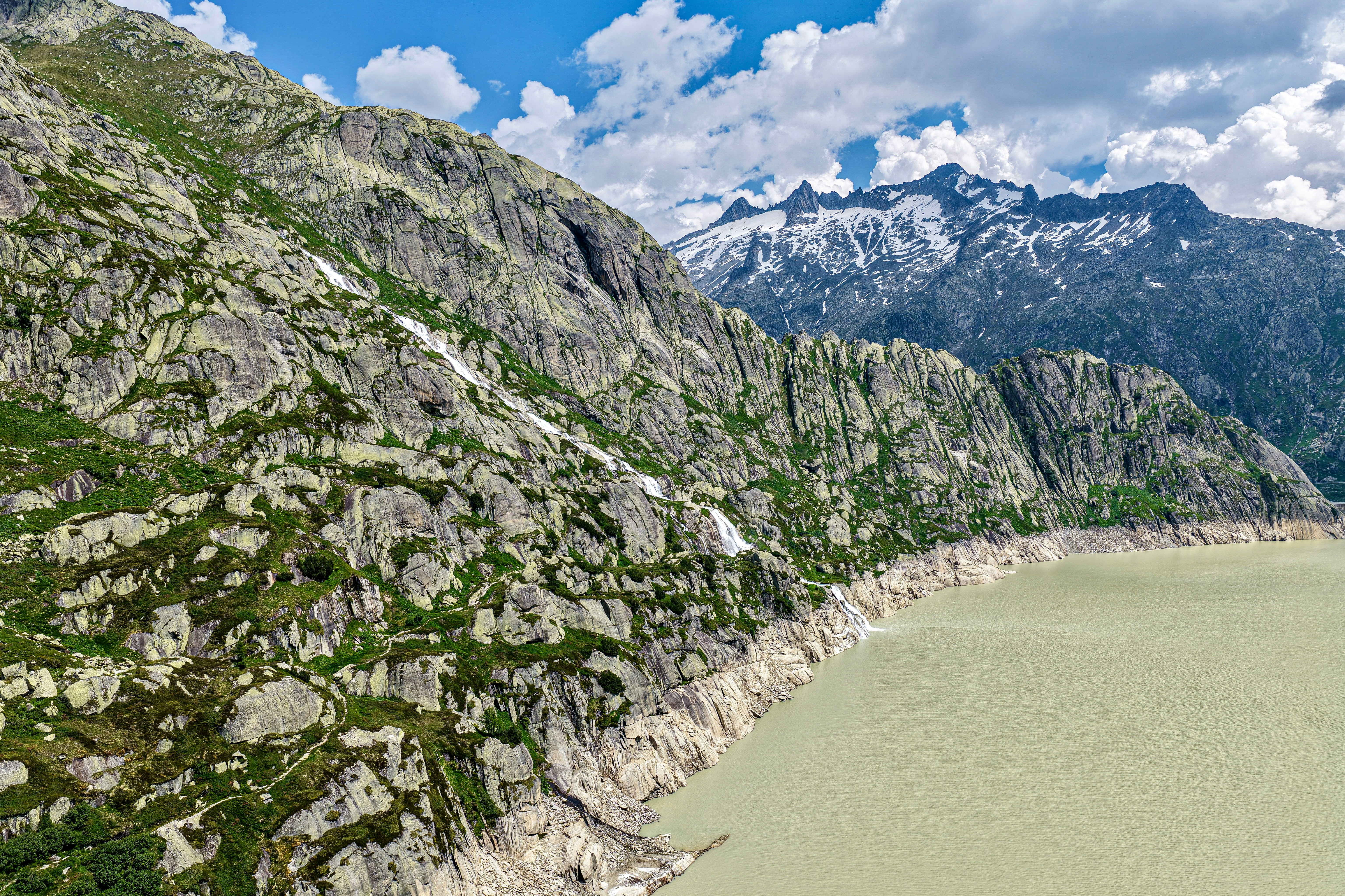 Photo by maximilian_brand