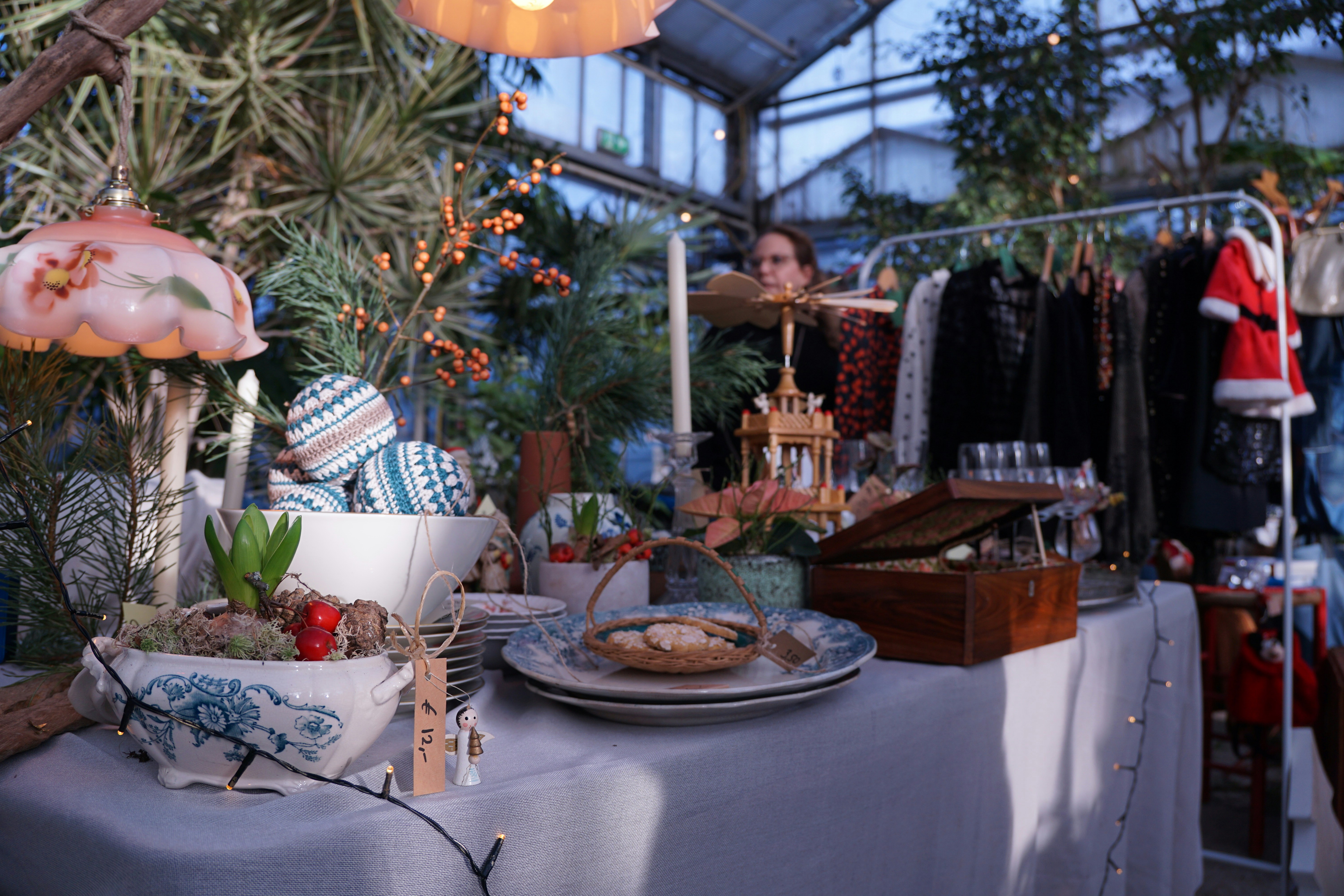 Frauenflohmarkt in Pfinztal begeistert mit Vintage-Mode und Wellness-Oasen