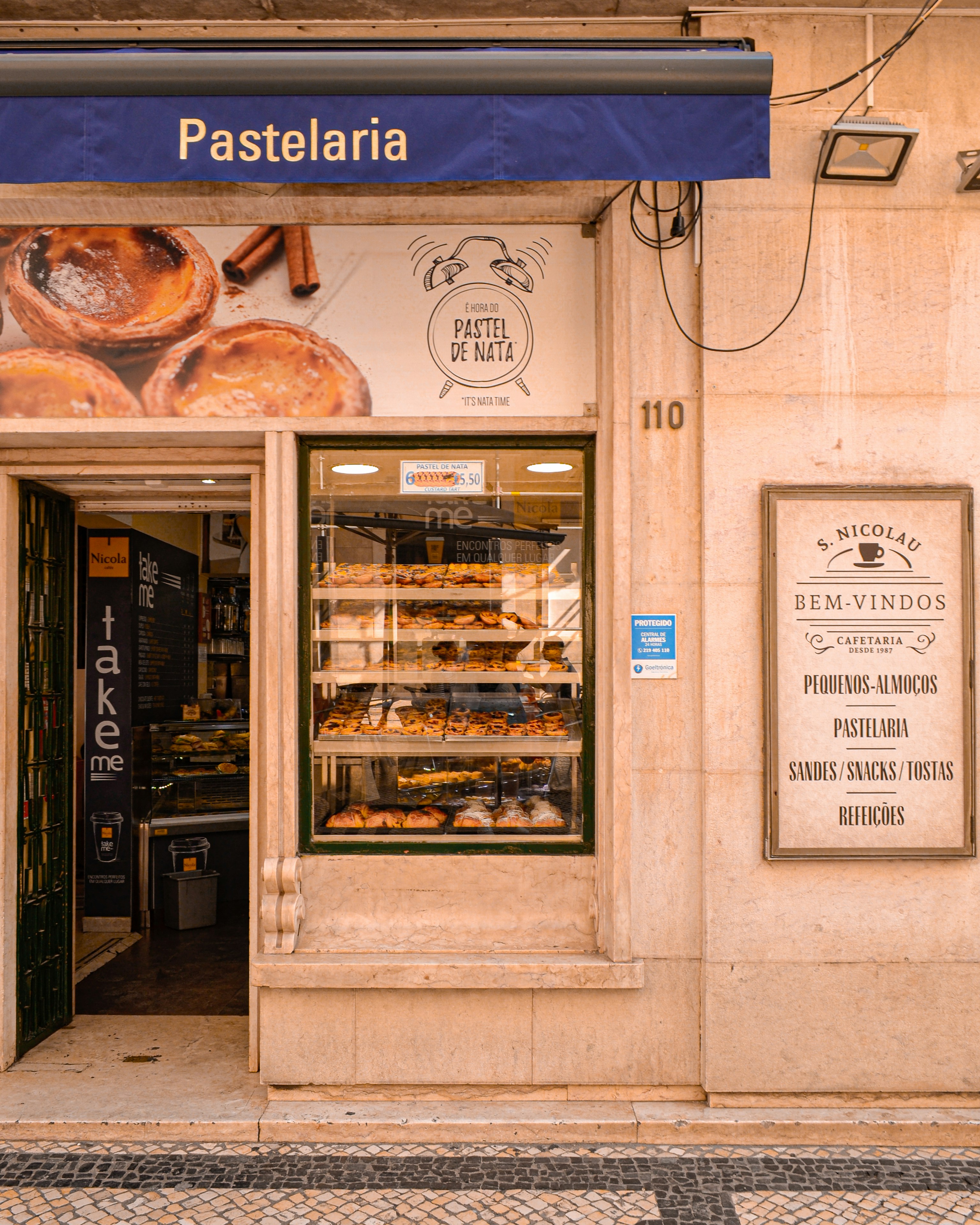 Pinhão Station Area: Train Stop Food Destinations