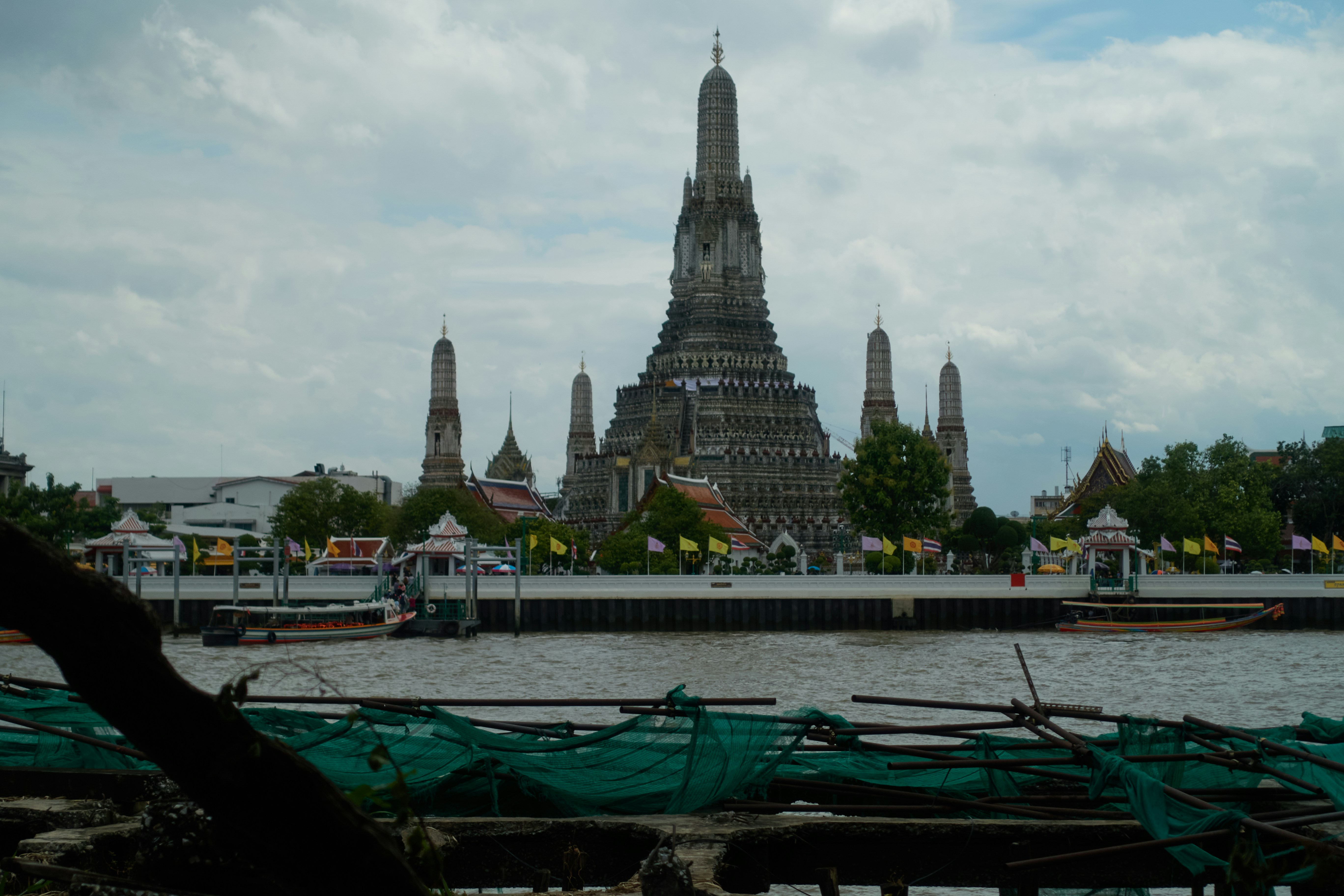 Wat arun temple on the chao phraya river, bangkok