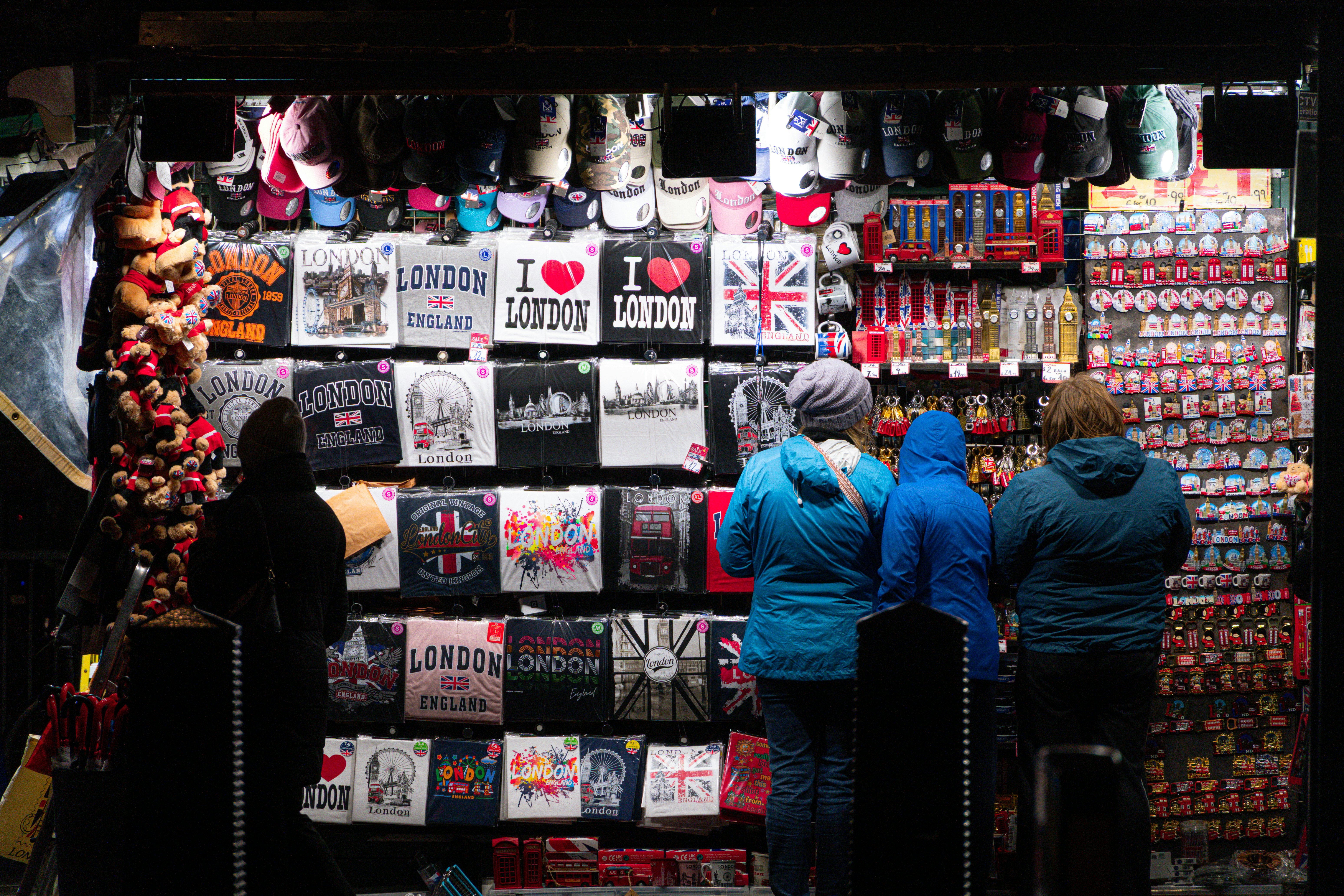 Winter Wonders: The Best Big Ben Souvenirs to Keep You Cozy