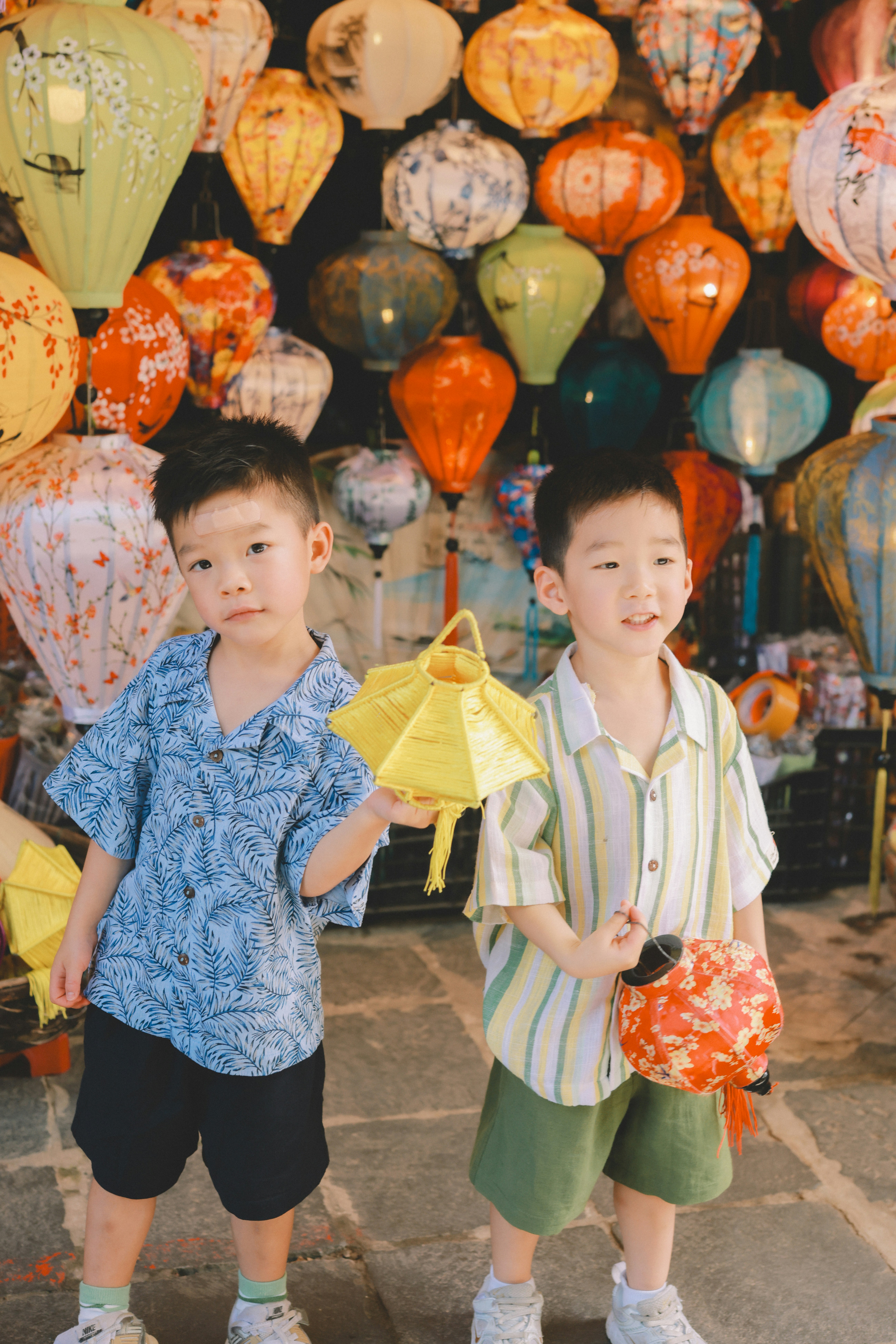 outdoor lantern wallpaper, wallpaper, Best High Tech Lanterns with Bluetooth Connectivity 2