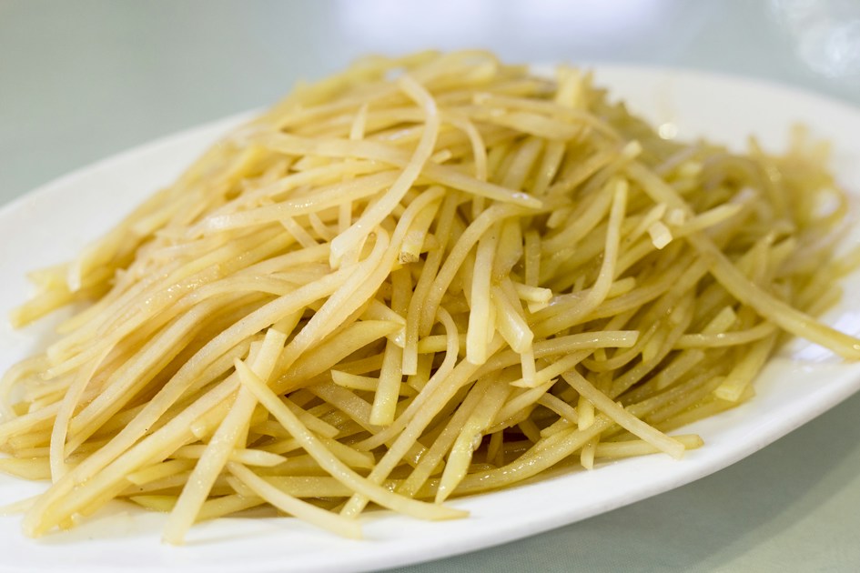 Can Dogs Eat Potatoes? Raw vs Cooked Makes All the Difference