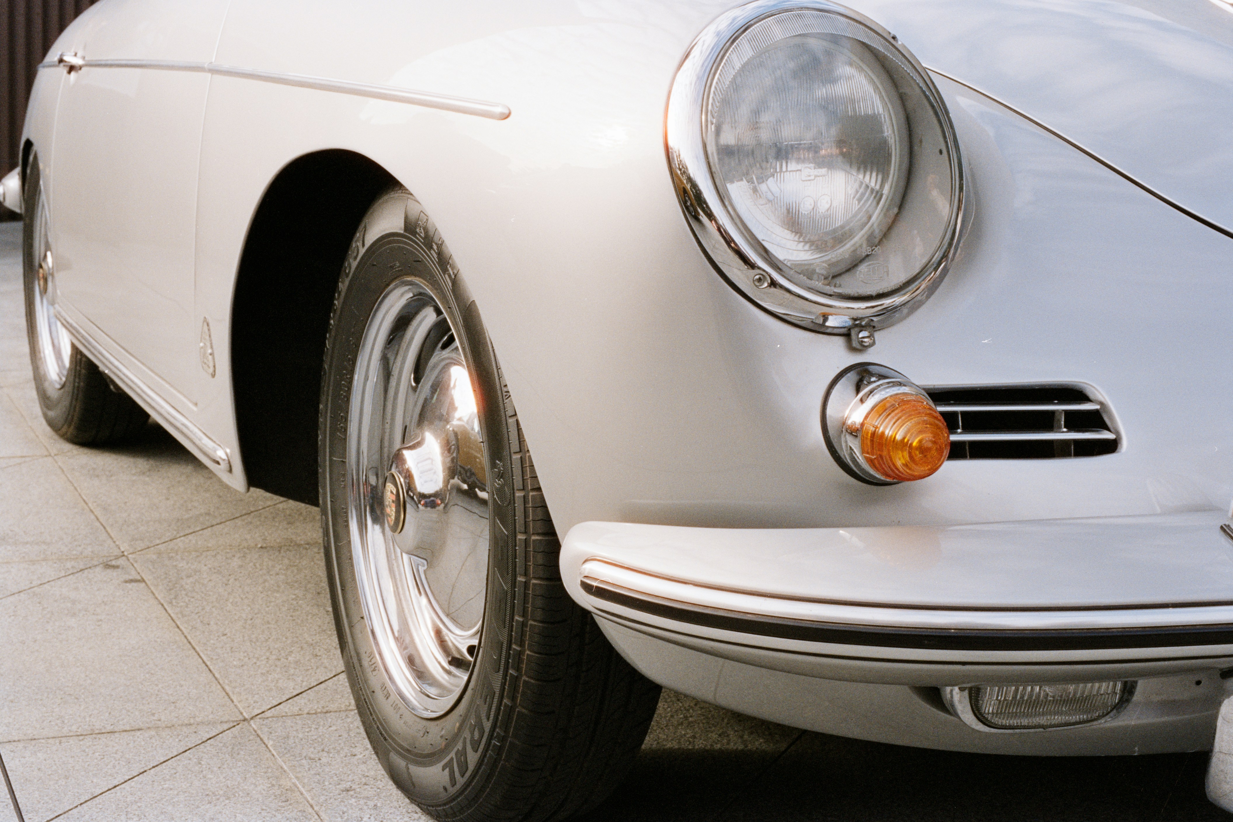 Car details, classic vehicles, sports cars, minimalist art, ilustrasi artikel Stunning Widget-Friendly Car Backgrounds for Your iPhone 6