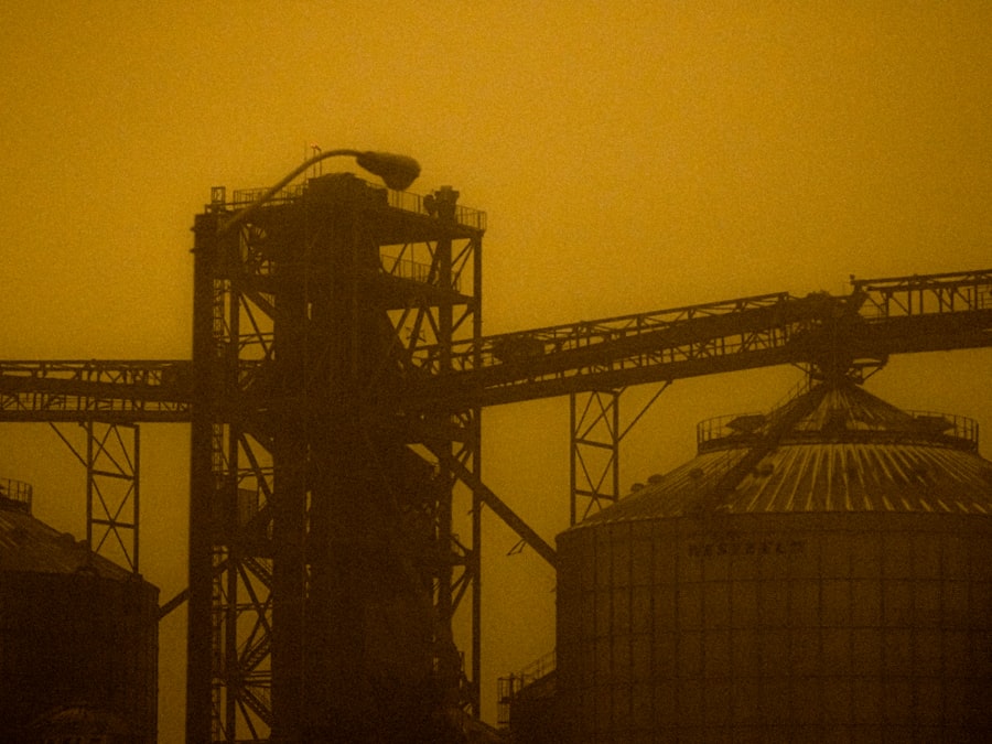 Industrial conveyor and silo machinery representing fluid drive applications