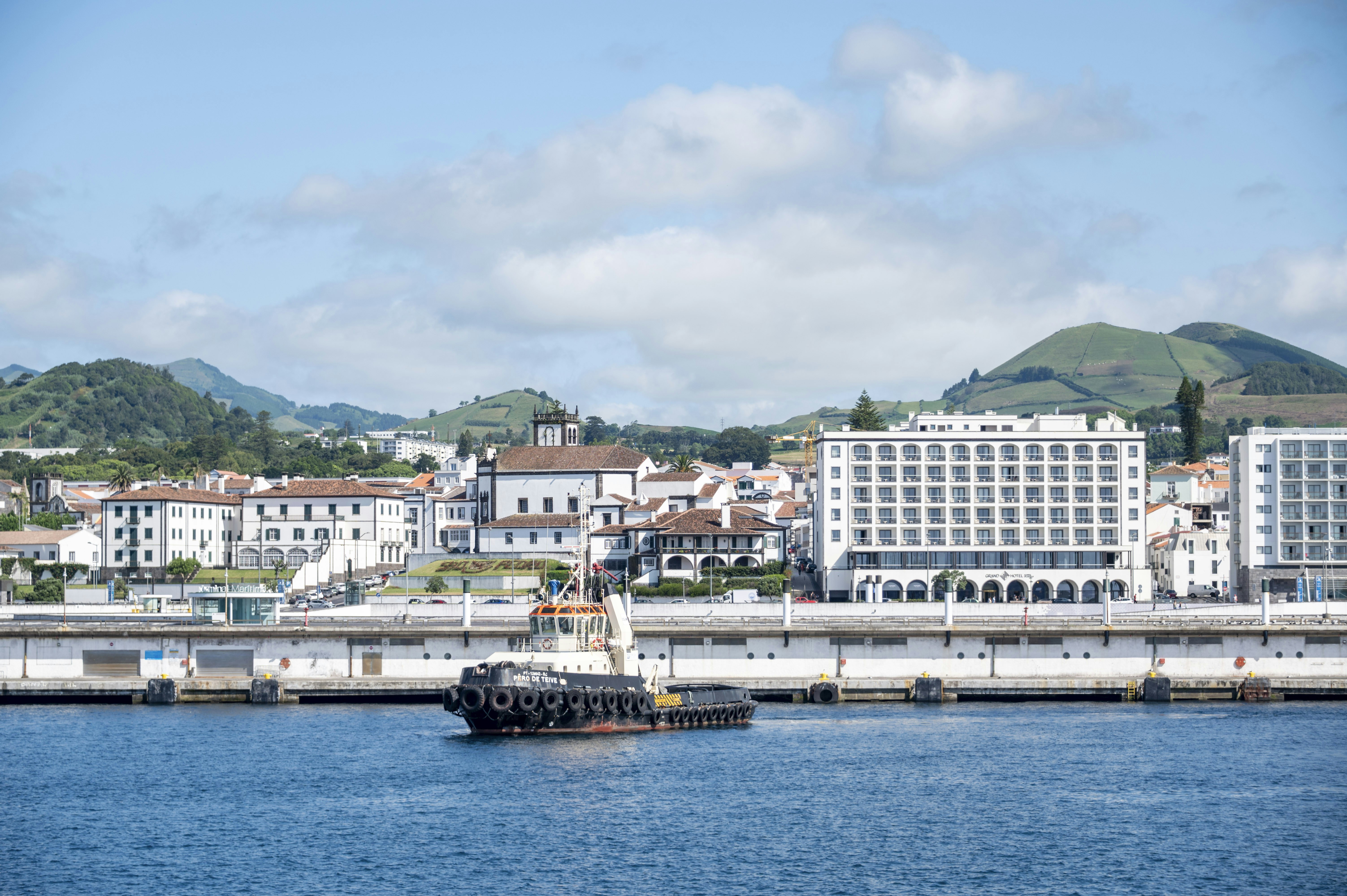 São Miguel: The Green Isle Loop