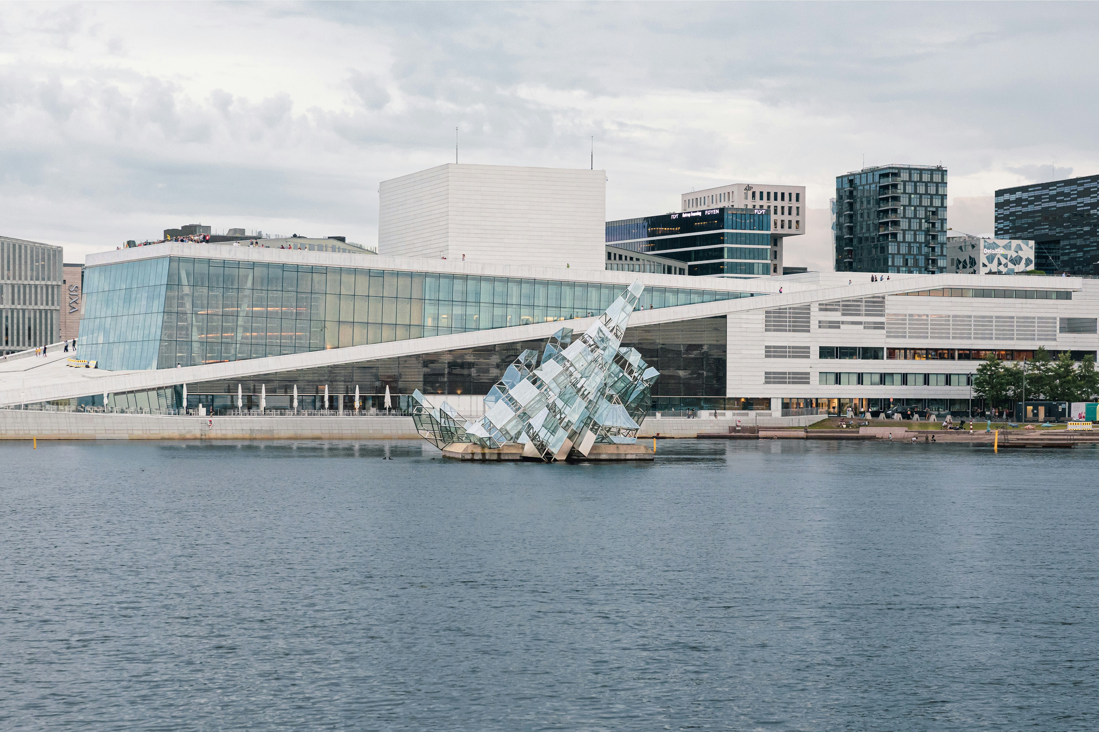 Photo by atefepirzade