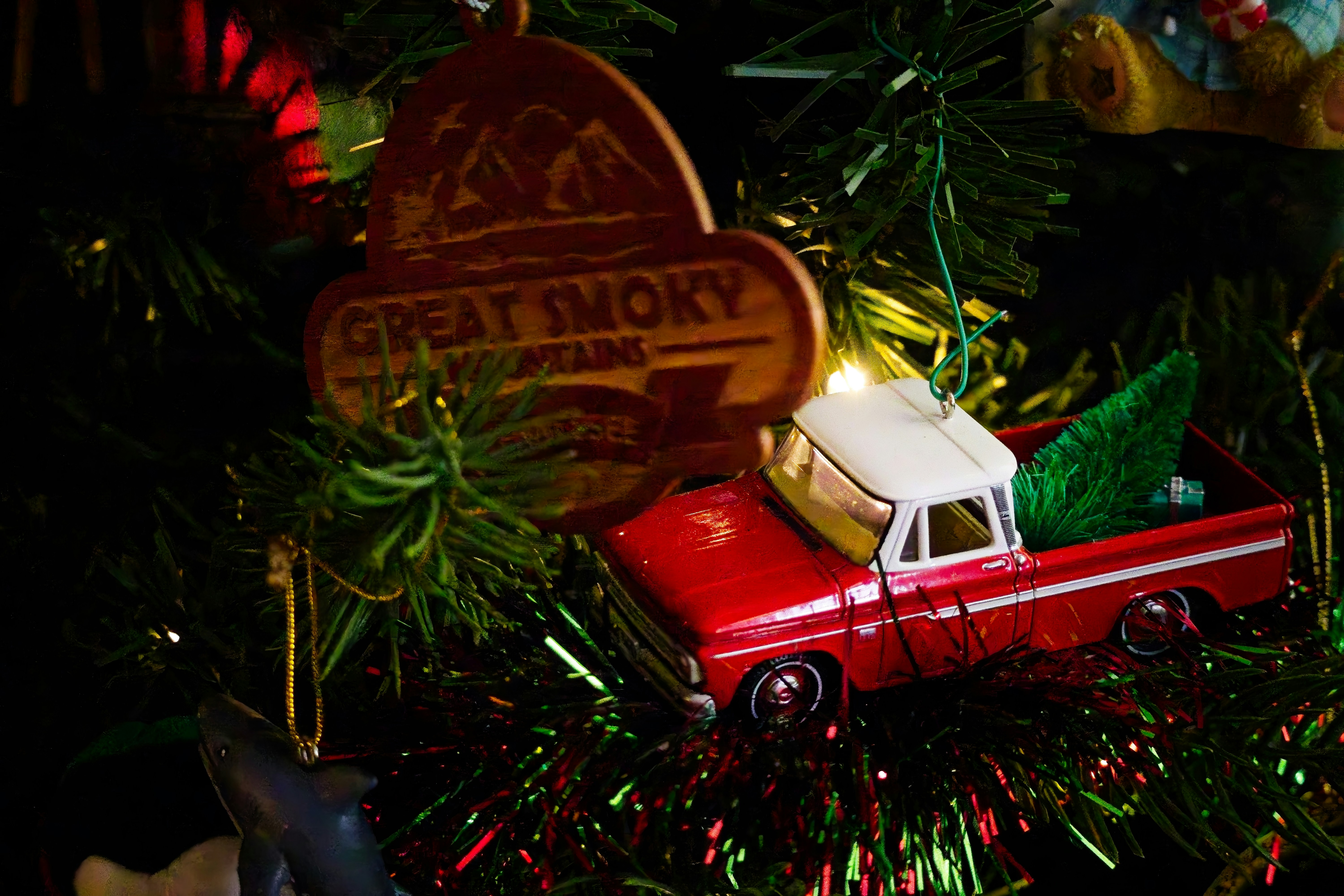 mountain christmas decor