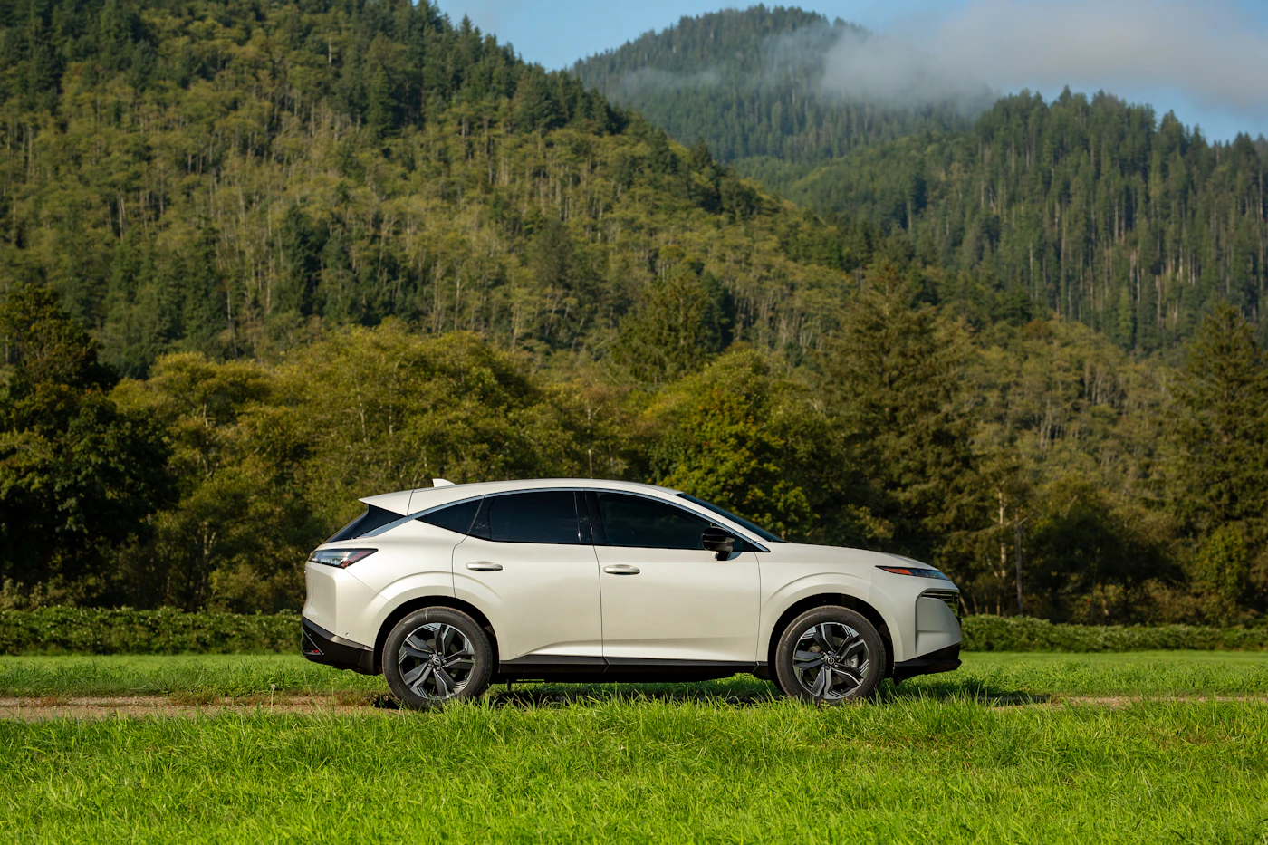 New SUV representing a vehicle that may qualify for the auto loan interest deduction
