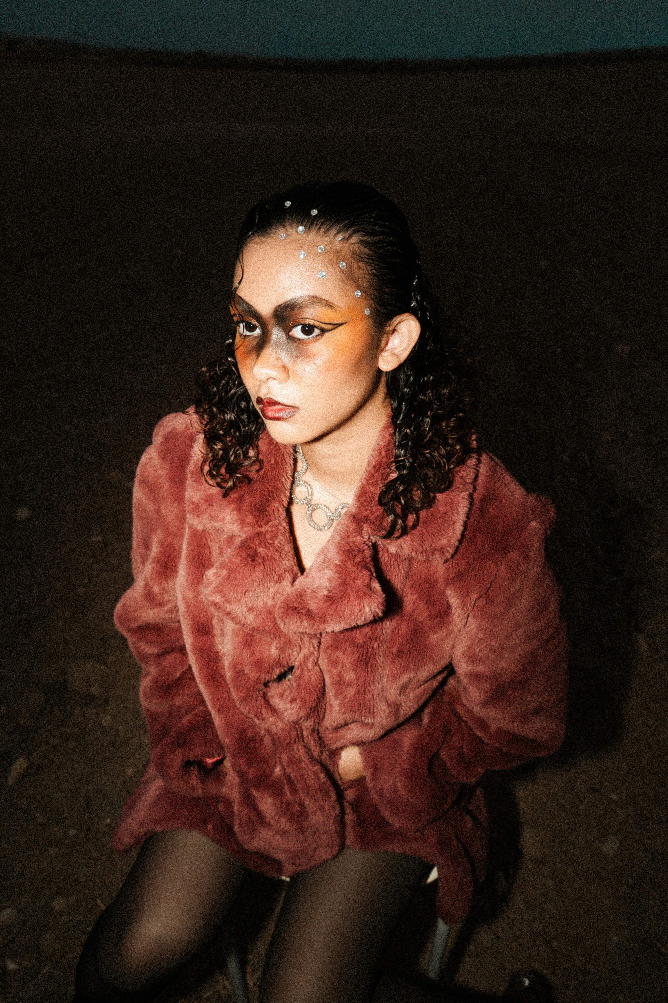 glamorous makeup wallpaper, wallpaper, Bisnis Charlotte Tilbury: Peluang, Strategi, dan Tips 4