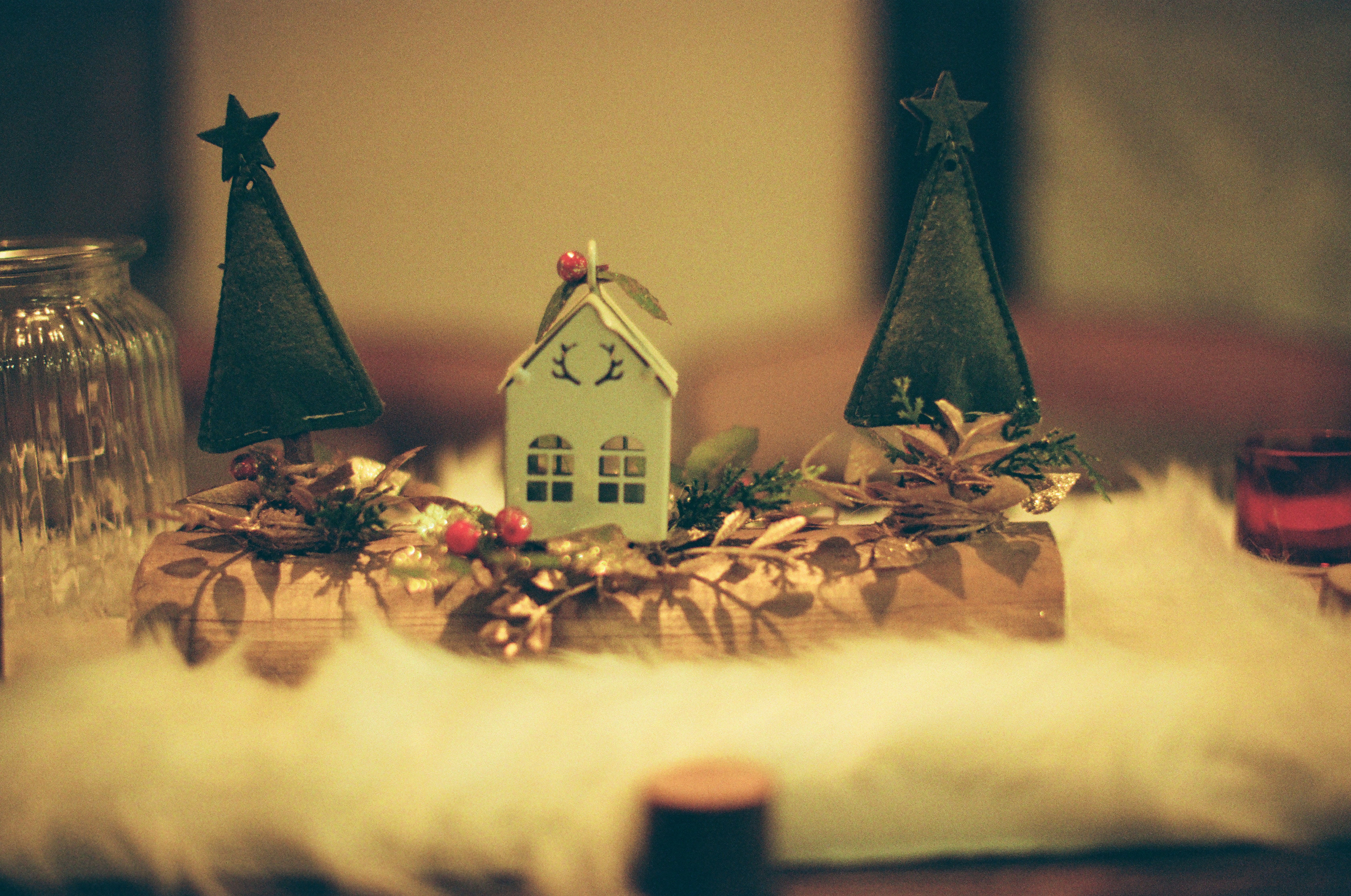 Deck the Halls on a Dime: Budget-Friendly Christmas Decorating & Holiday Cash