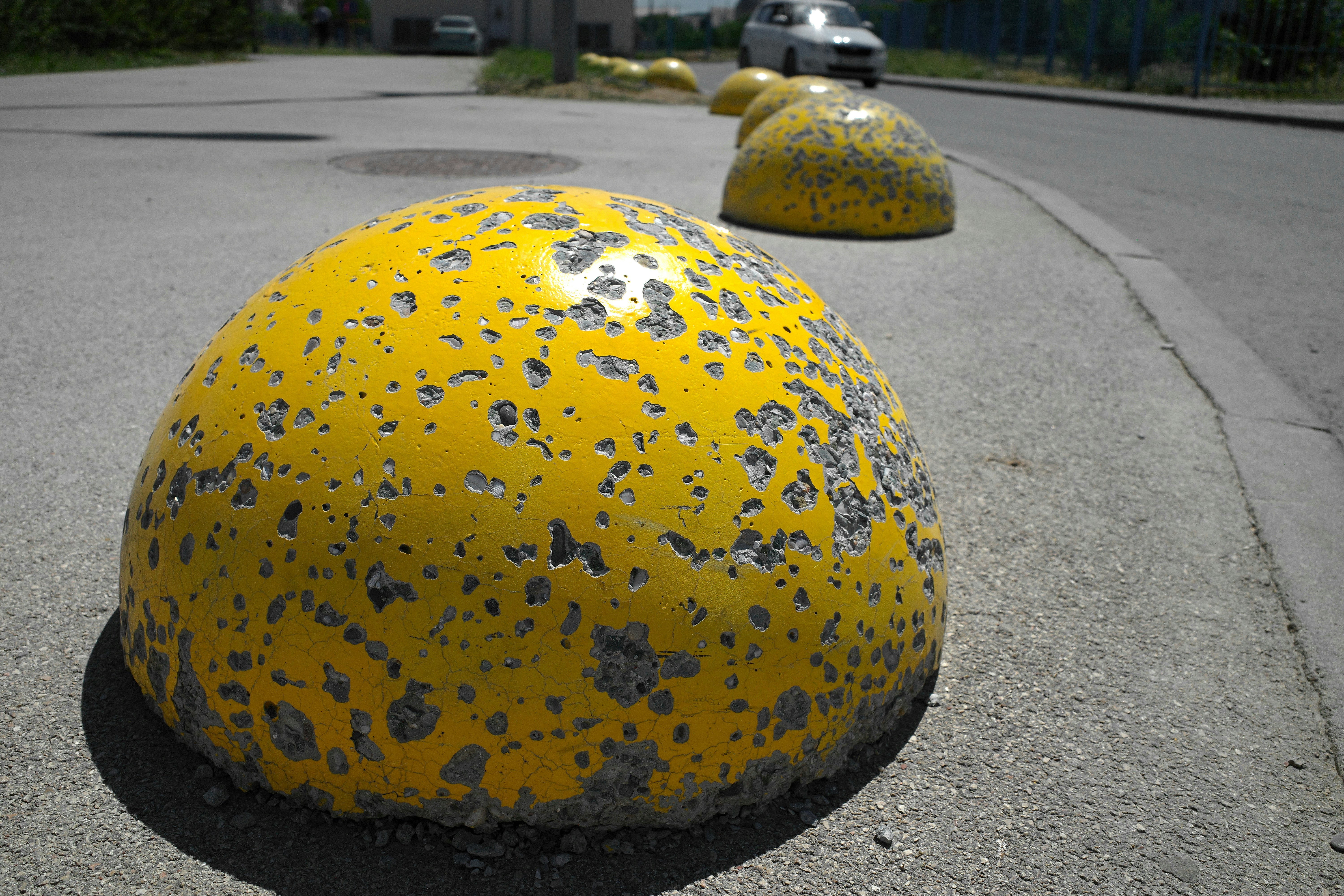 When Sand and Storms Dictate the Curb: Managing Environmental Build‑Up at Pick‑Up Zones
