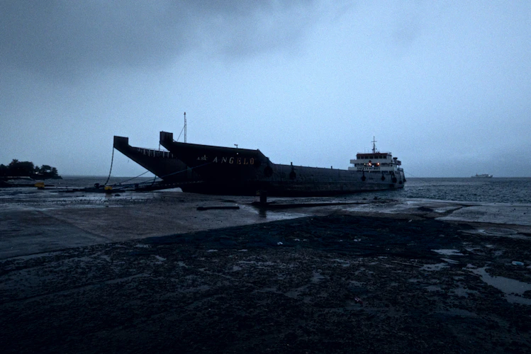 Commercial cargo vessel
