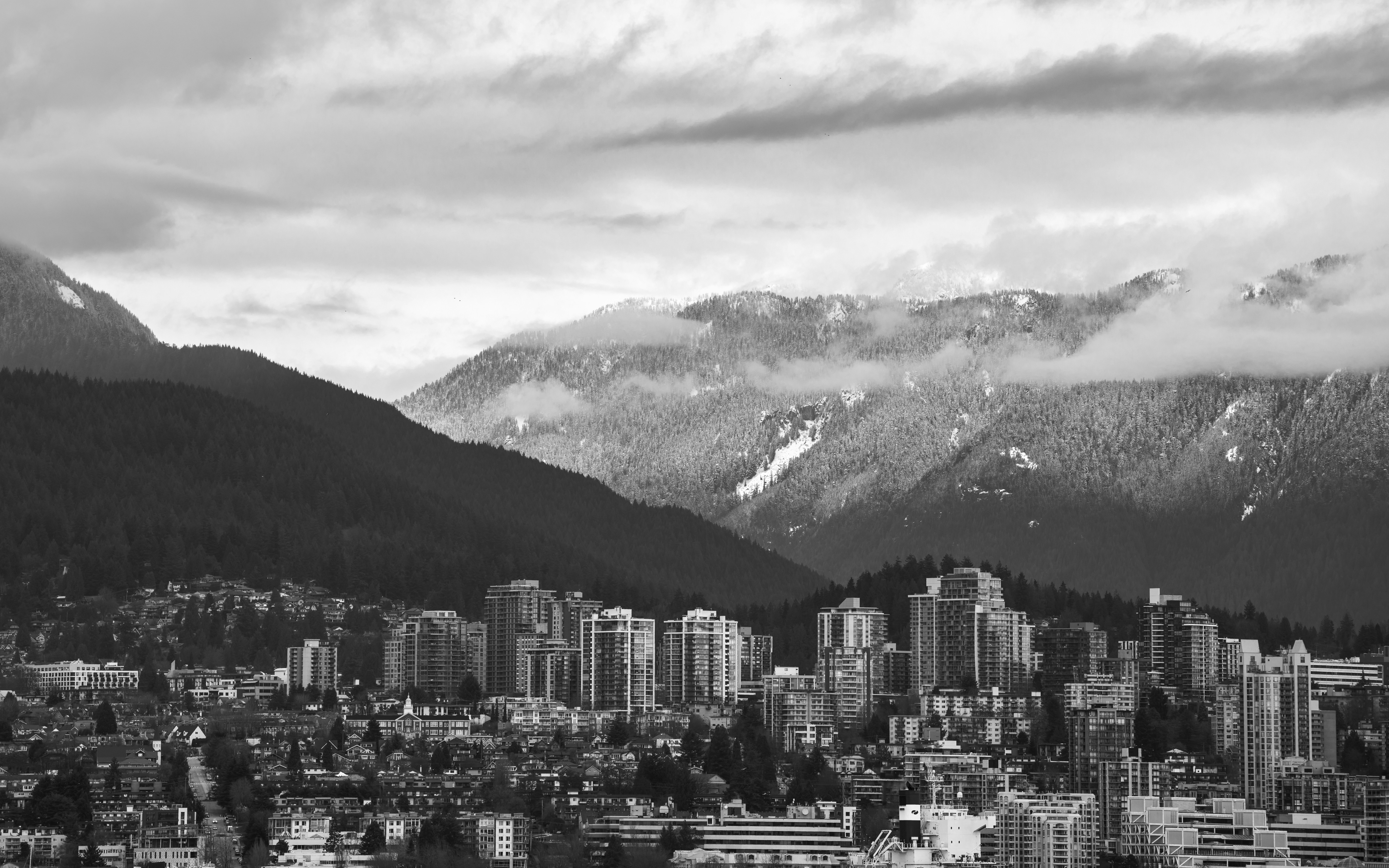 Photo by albertstoynov