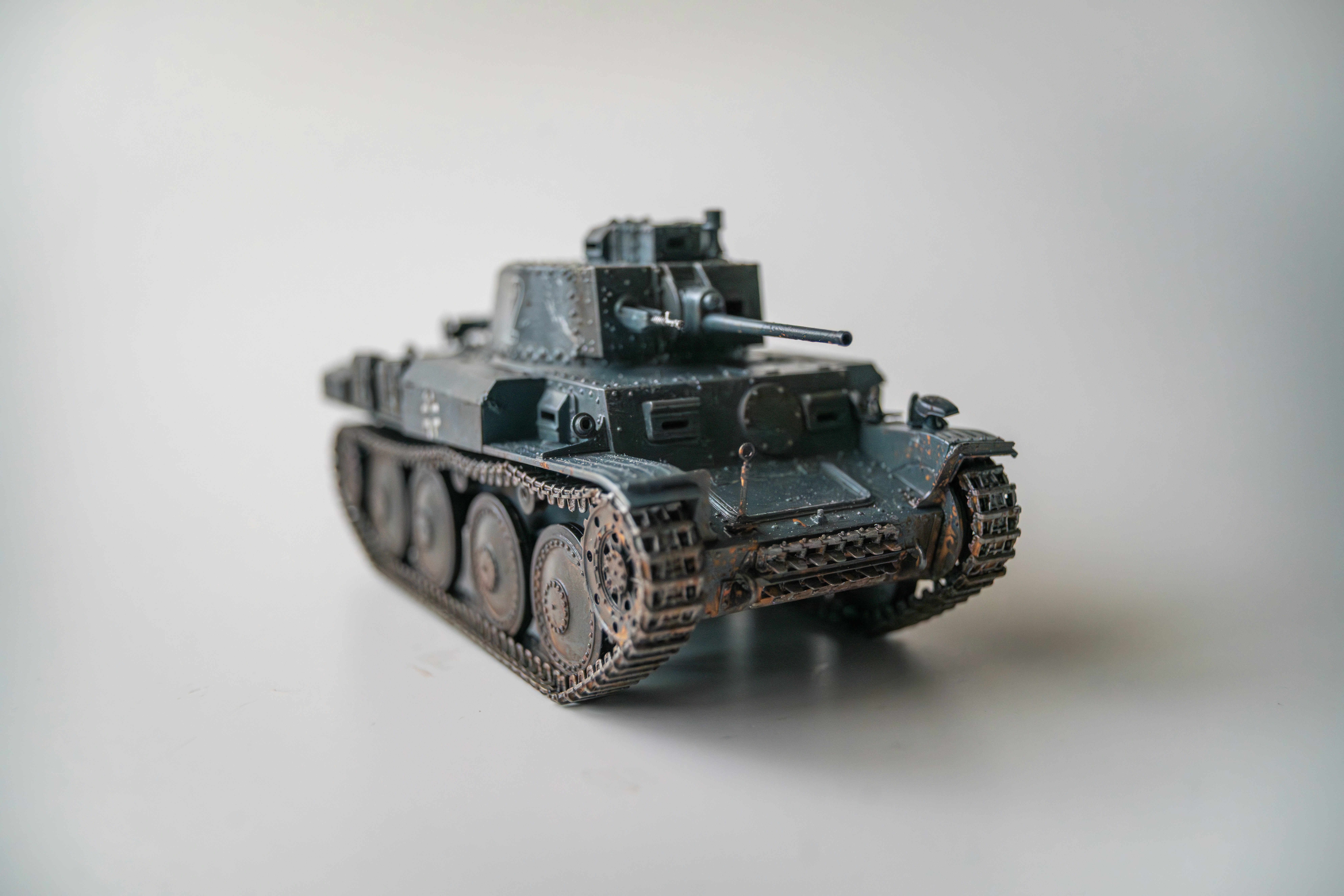 Weekend Escape Gear and Creator Kits: Building a Lightweight Viral Setup for 2026 Microtrips