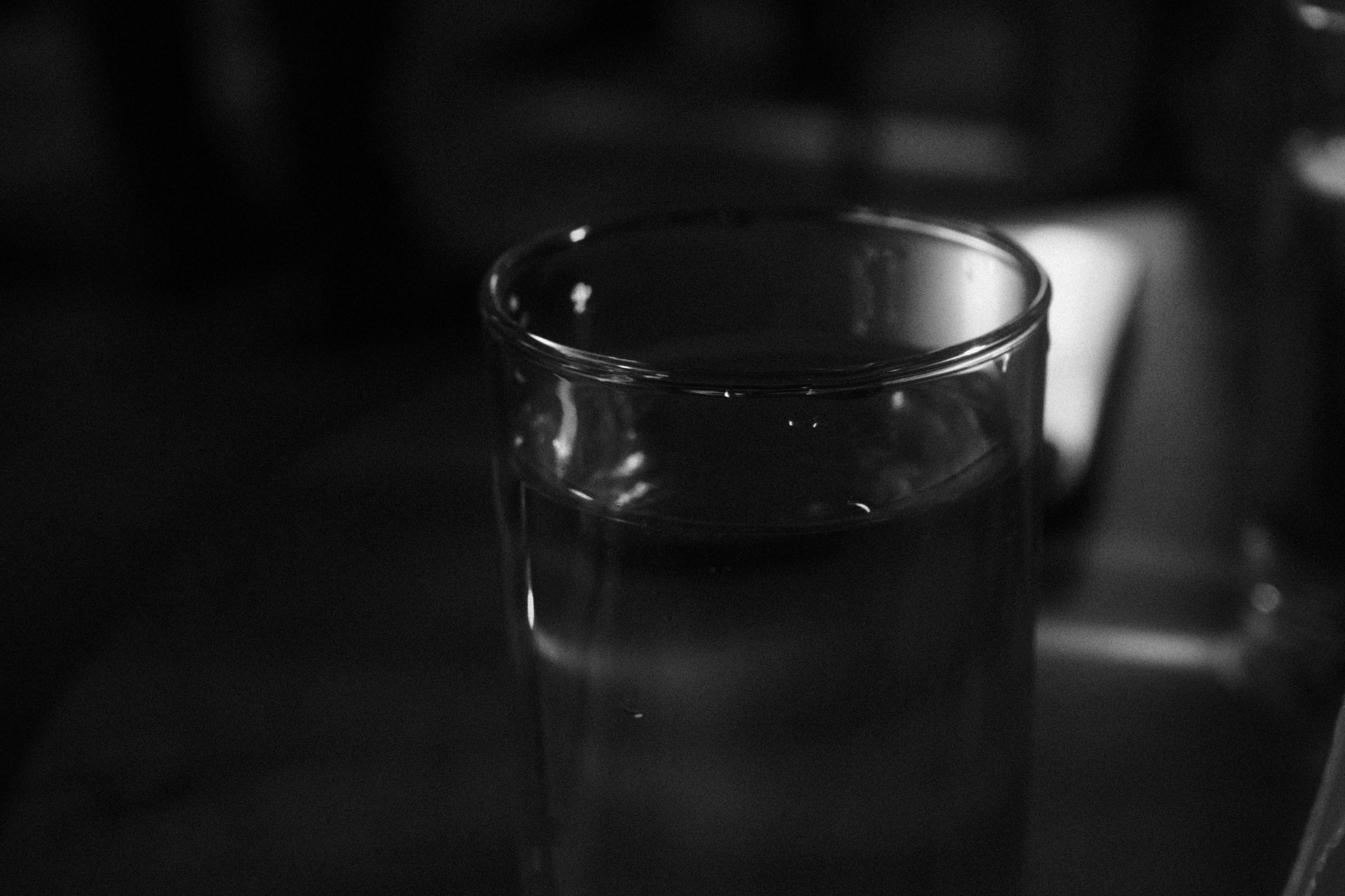 Glas Wasser – Soforthilfe bei Rauchverlangen