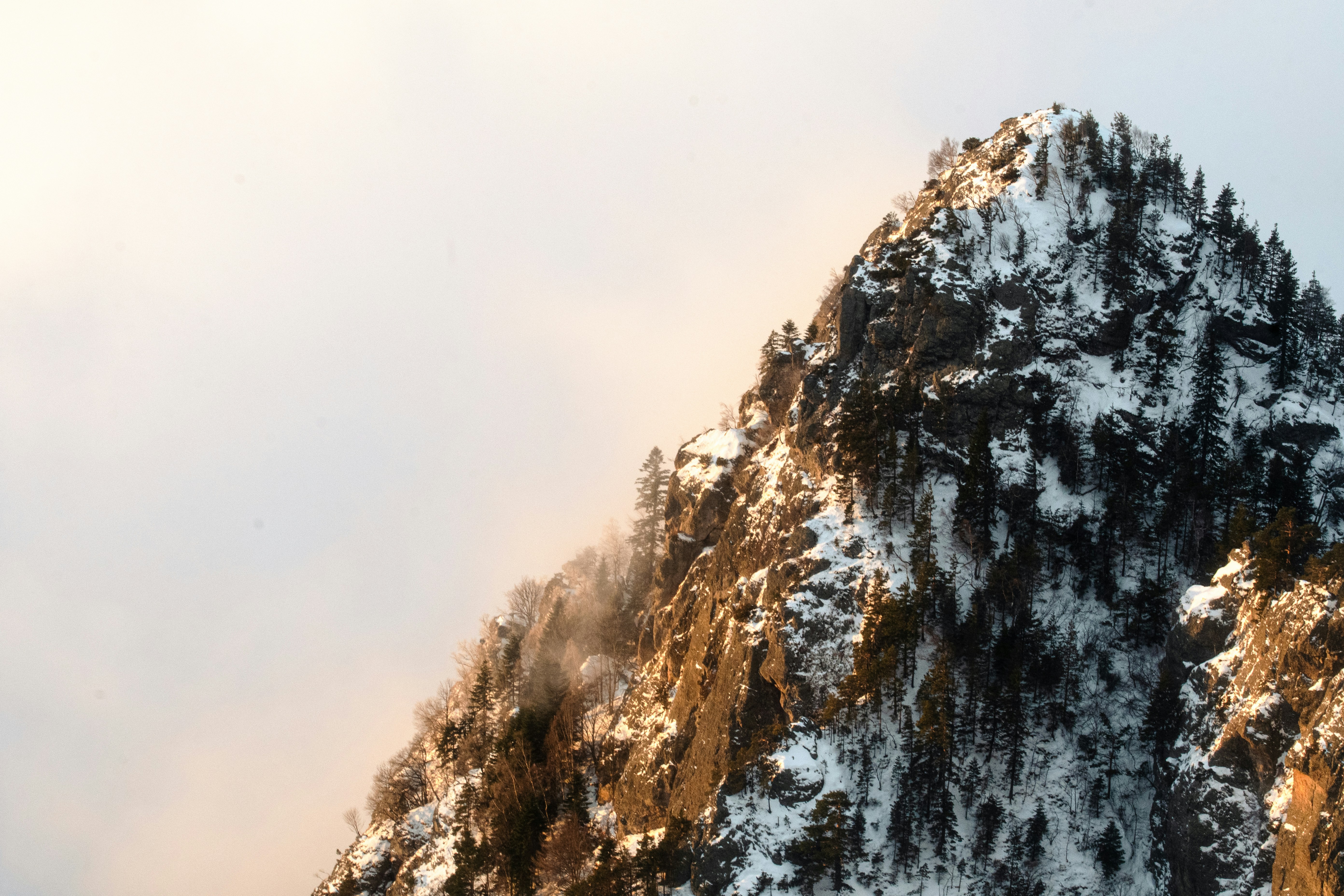 Photo by adialbulescu