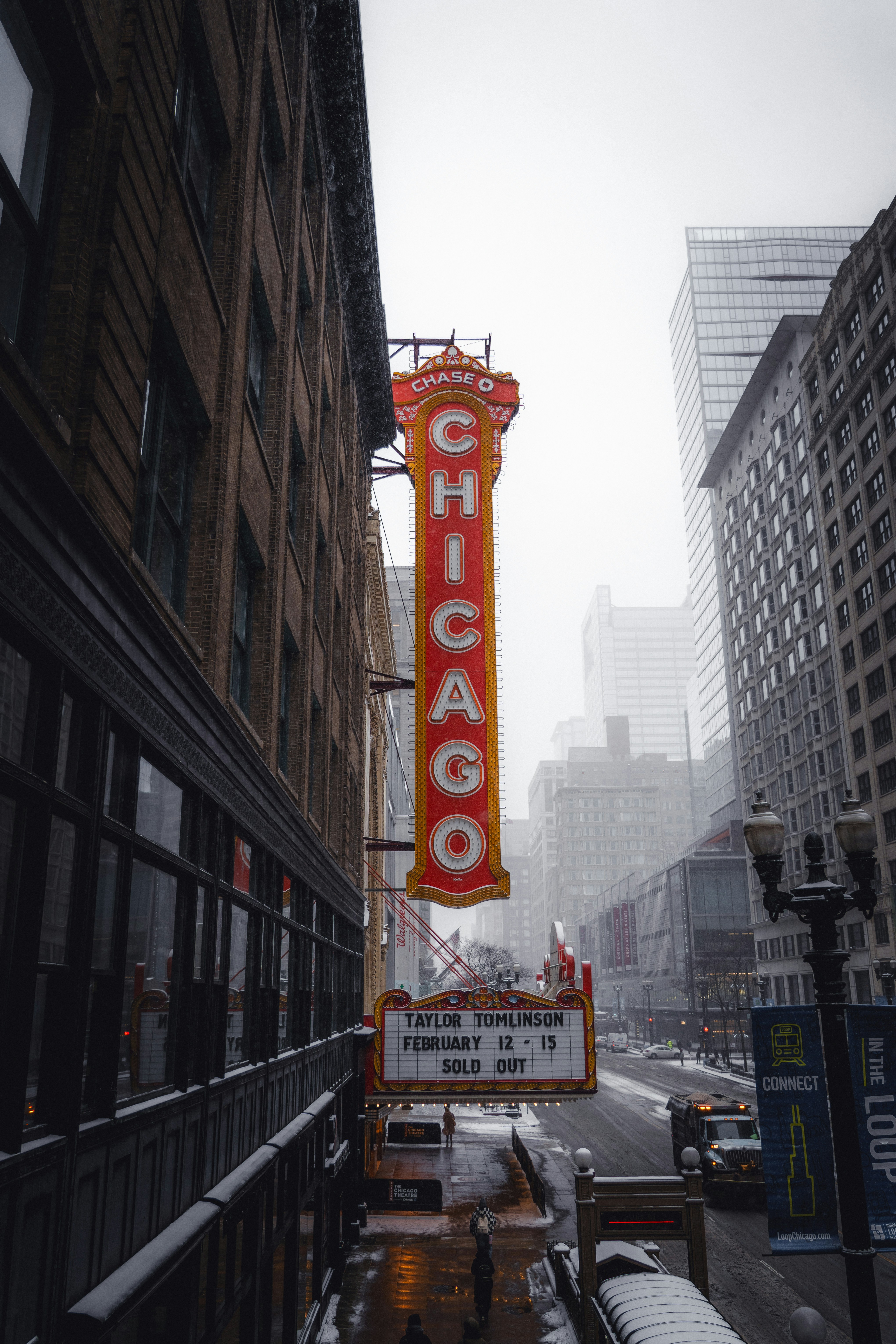 Chicagoer Theater-Zelt mit fallendem Schnee