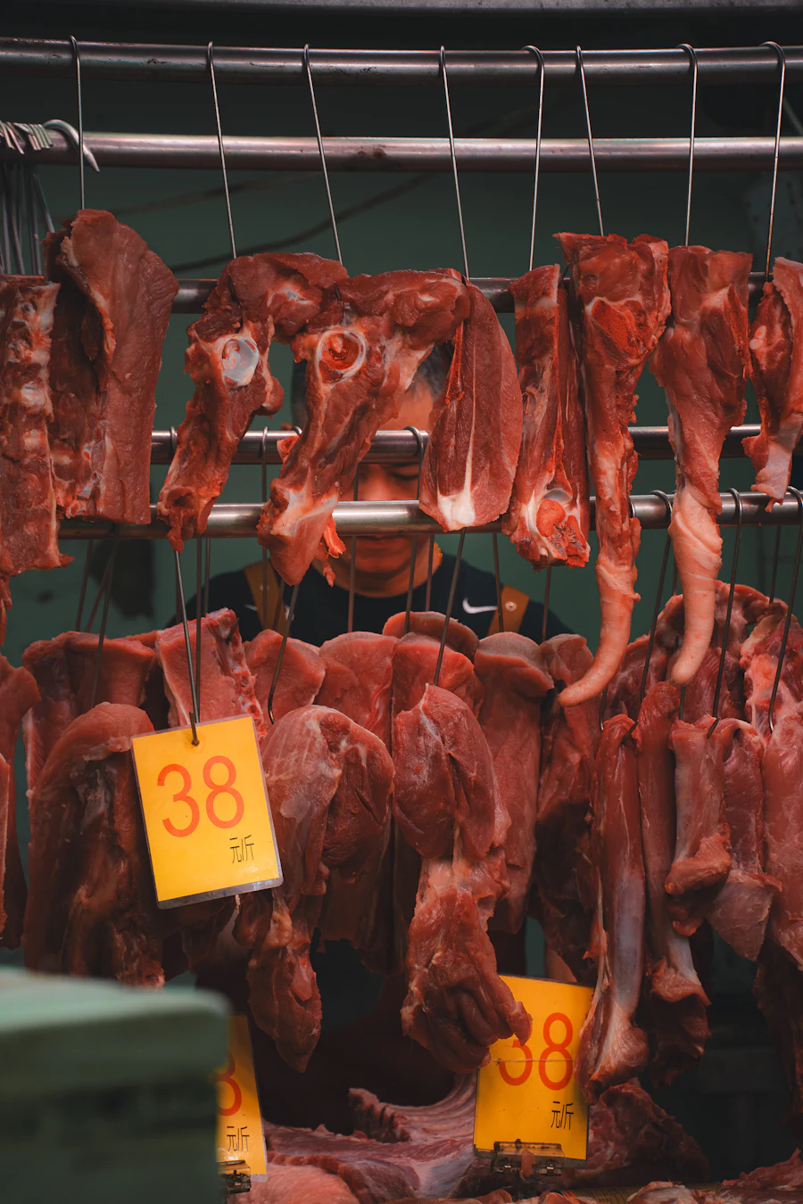 Carnes no balcão do açougue