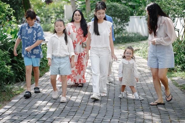 가족 야외 나들이 풍경