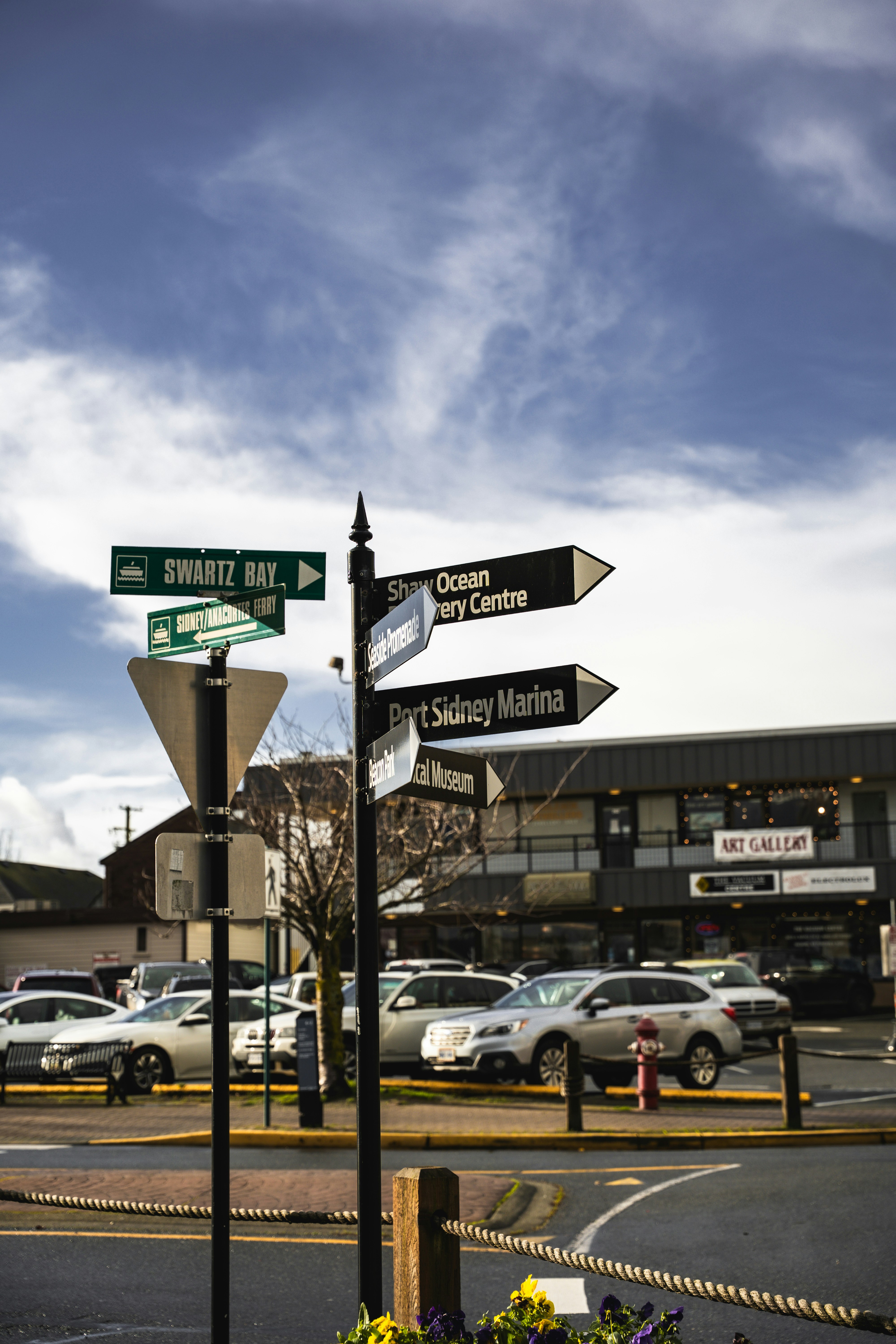 2026 Playbook: Centre‑Led Local Discovery and Tenant Experience — From Hyperlocal Apps to Permanent Pop‑Up Listings