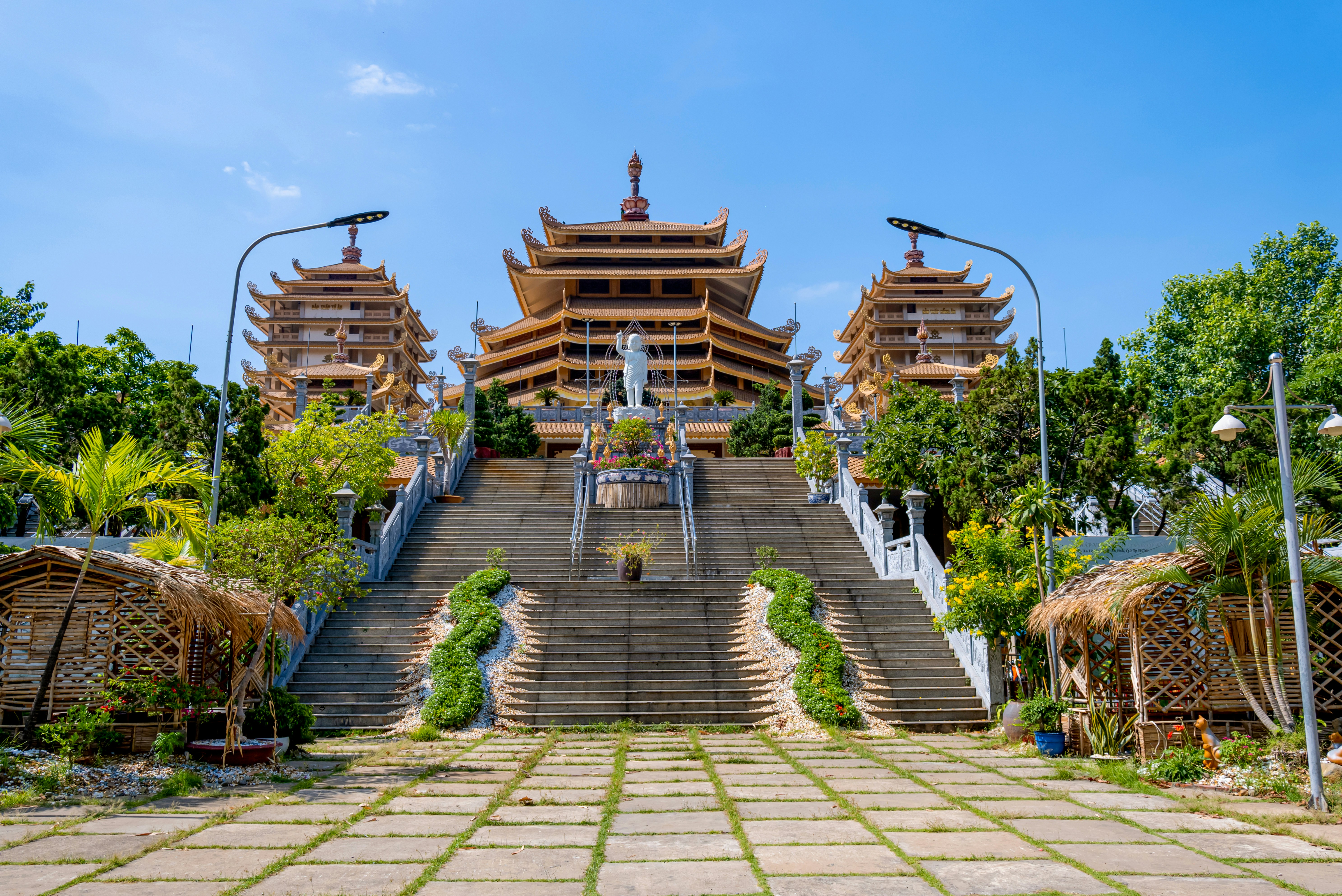 Thien Mu Pagoda photo 3