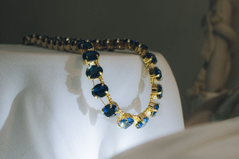 The Van Cleef Alhambra Waiting List Is Fake (And What To Do Instead)