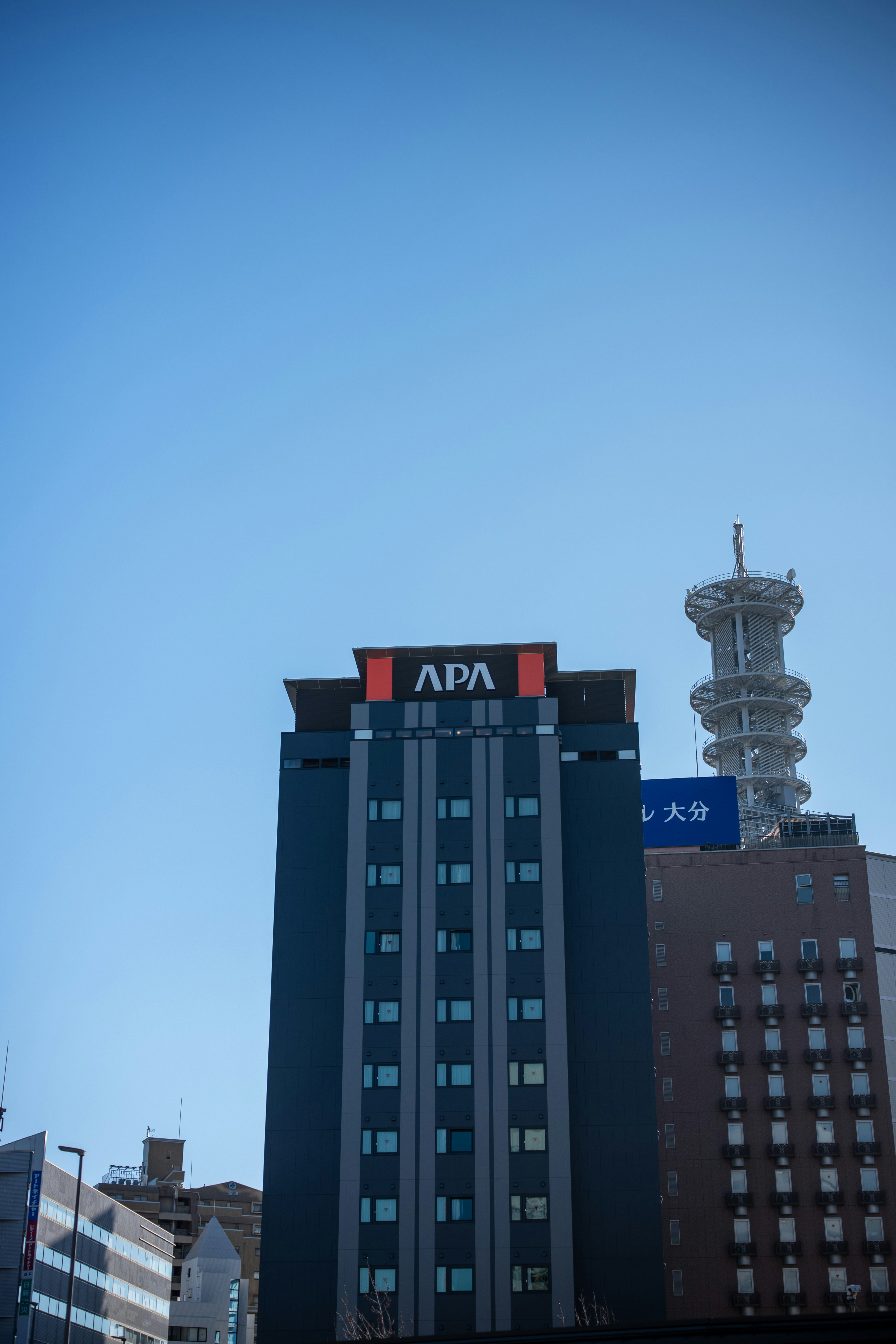 Beyond the Keys: How Smart Airport Integrations and Multi‑Modal Rentals Are Rewriting Business Travel in the UK (2026)