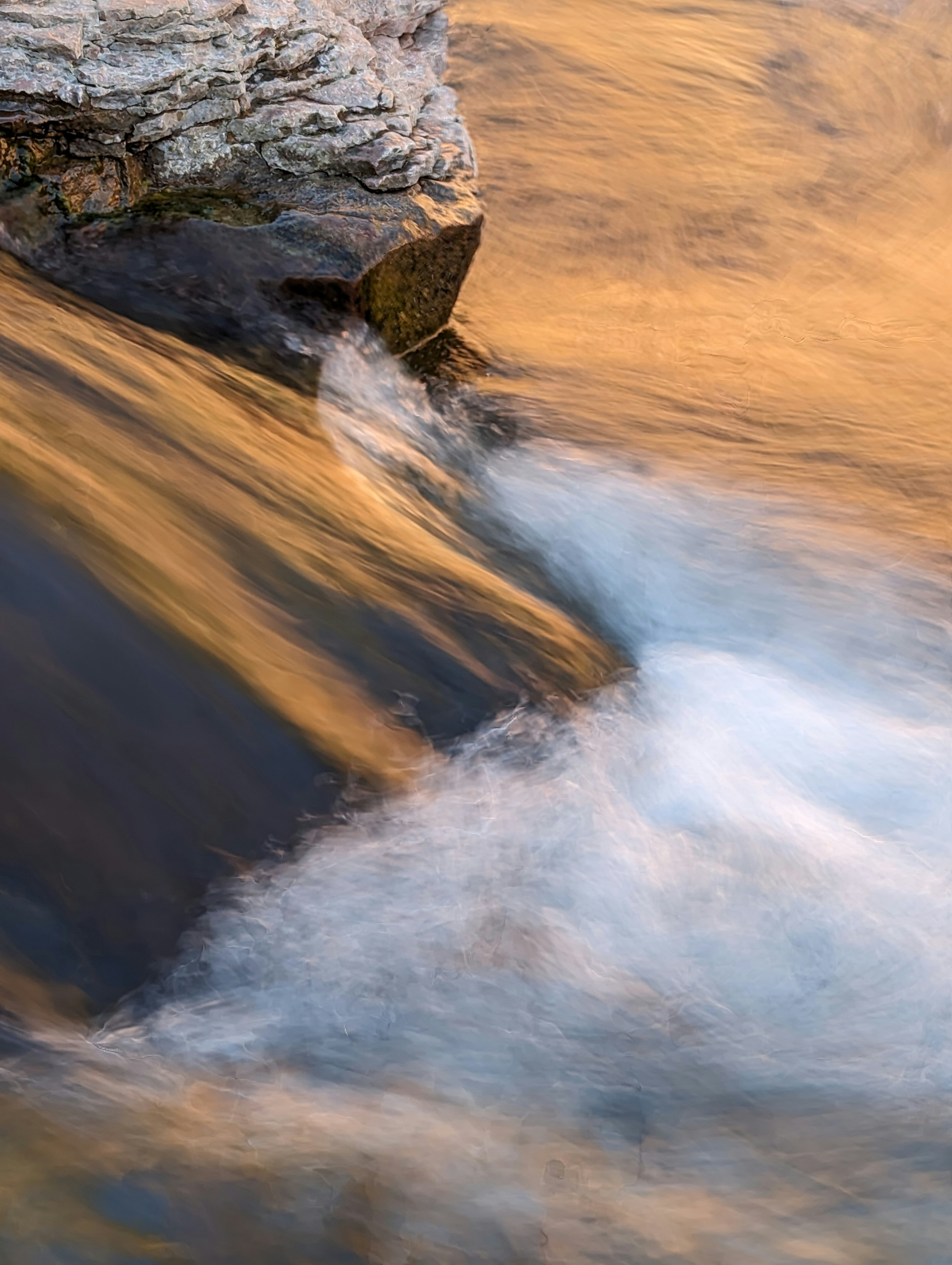 Photo by reflectnaturestudio