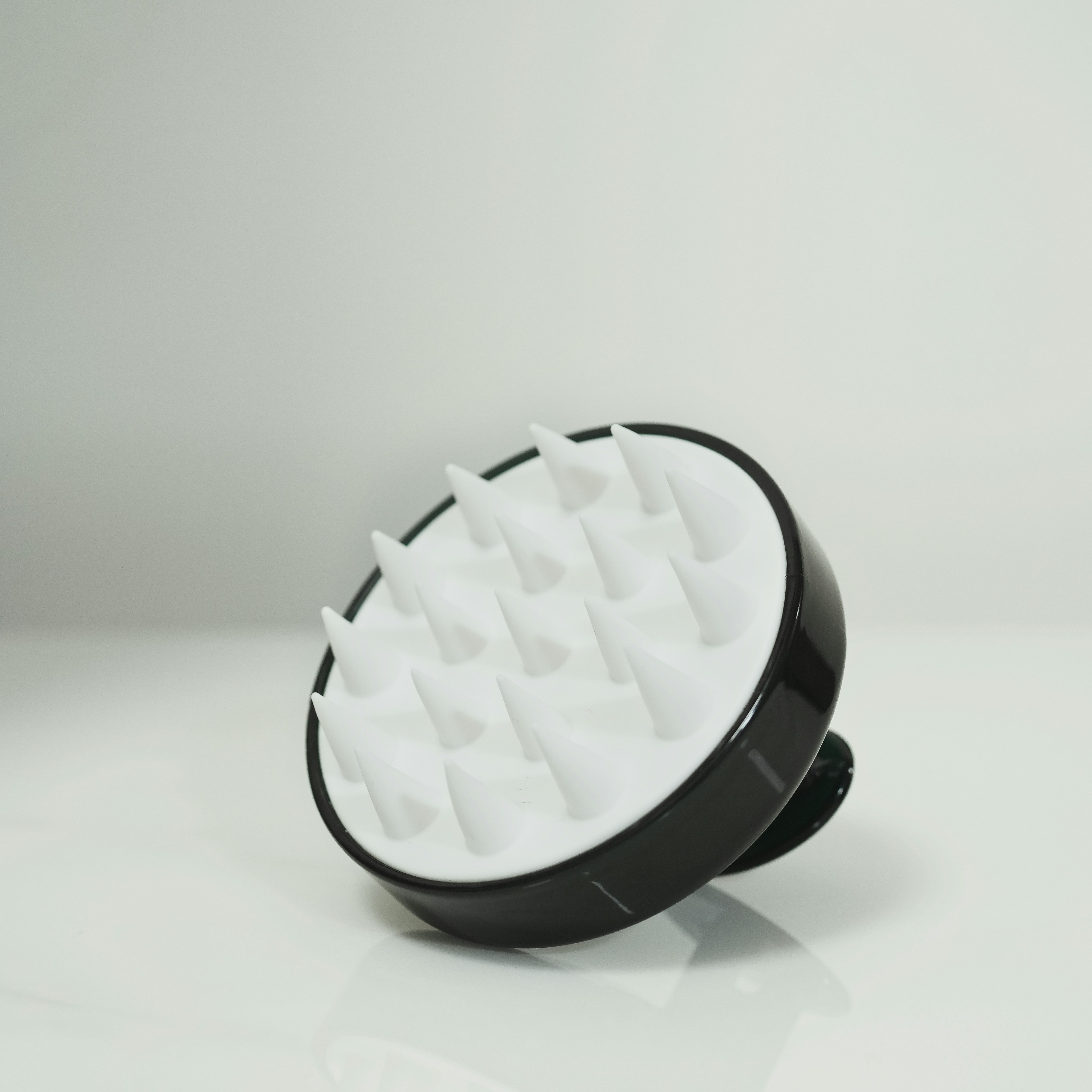 Therapeutic scalp massage for hair health