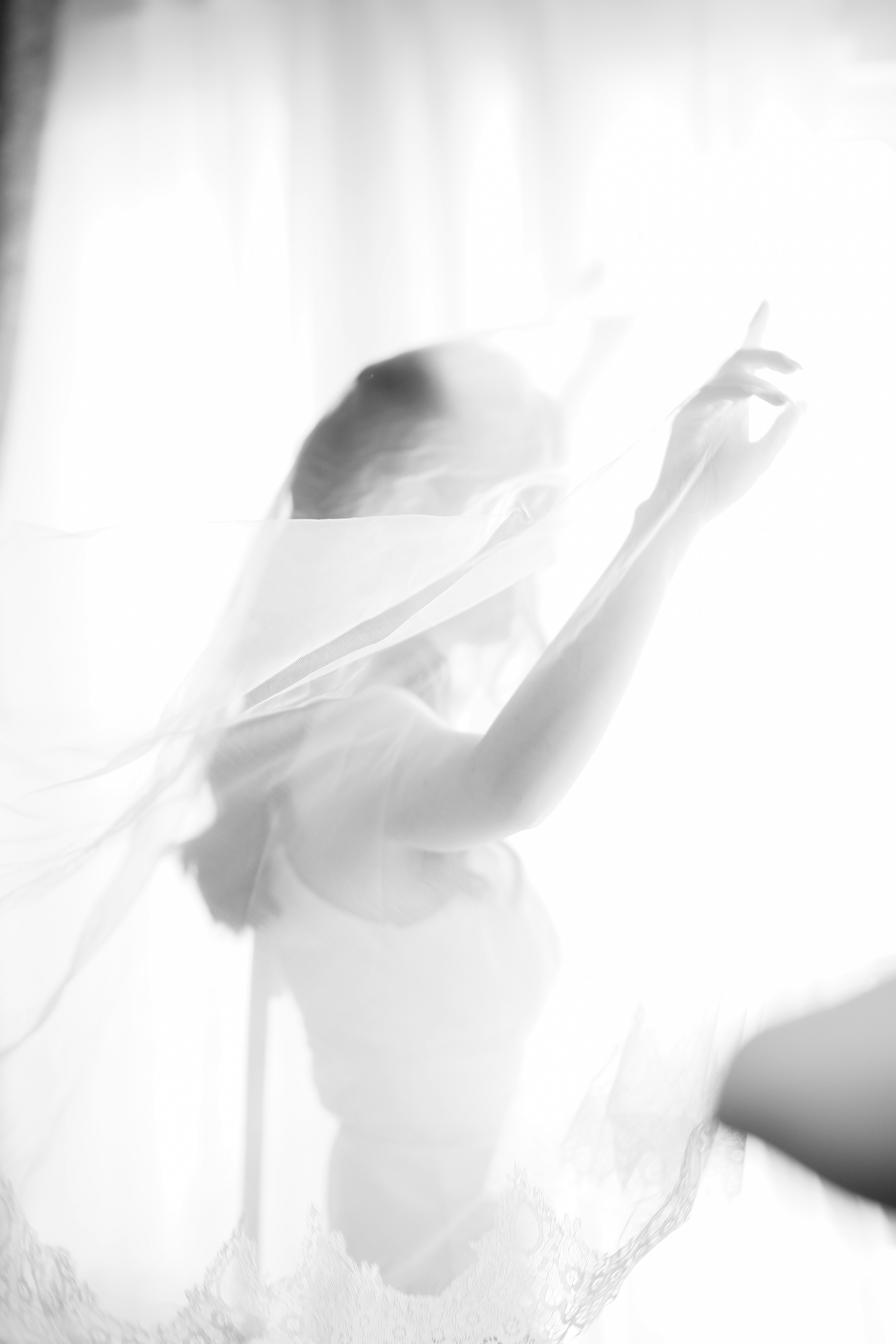 wedding dress soft focus, wallpaper, Wedding Sample Sales: Score Dream Deals 1